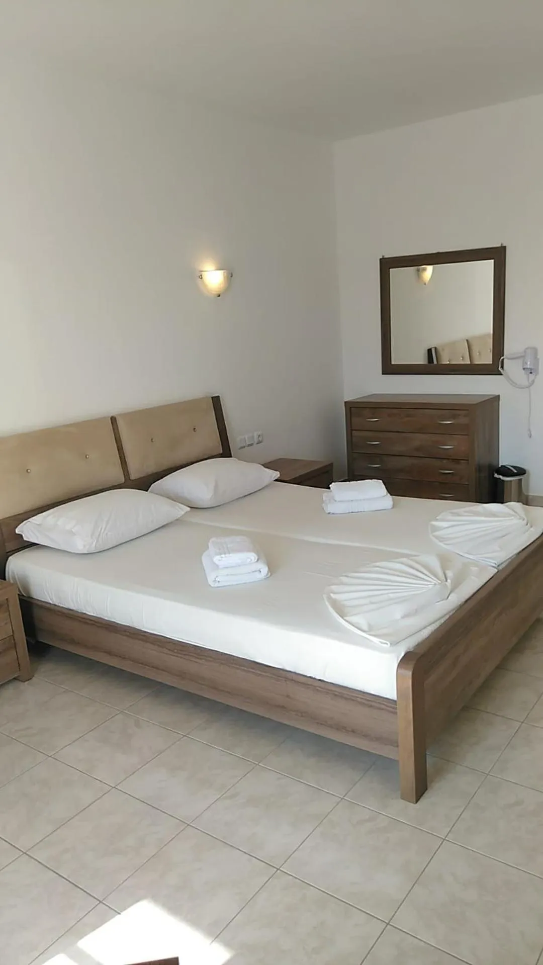 Photo of the whole room, Bed in Hotel Hermes