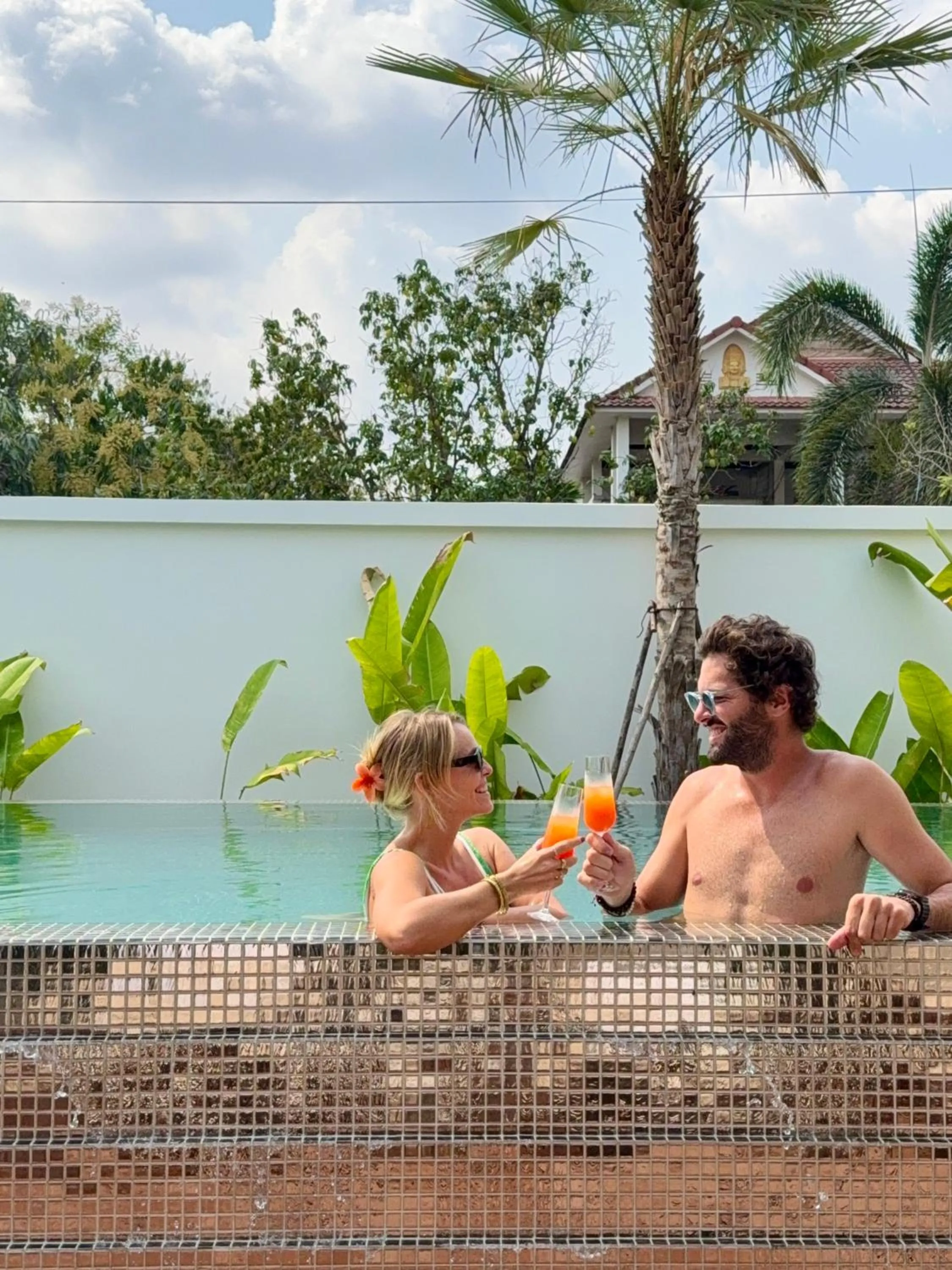 Food and drinks in Shintana Saya Residence