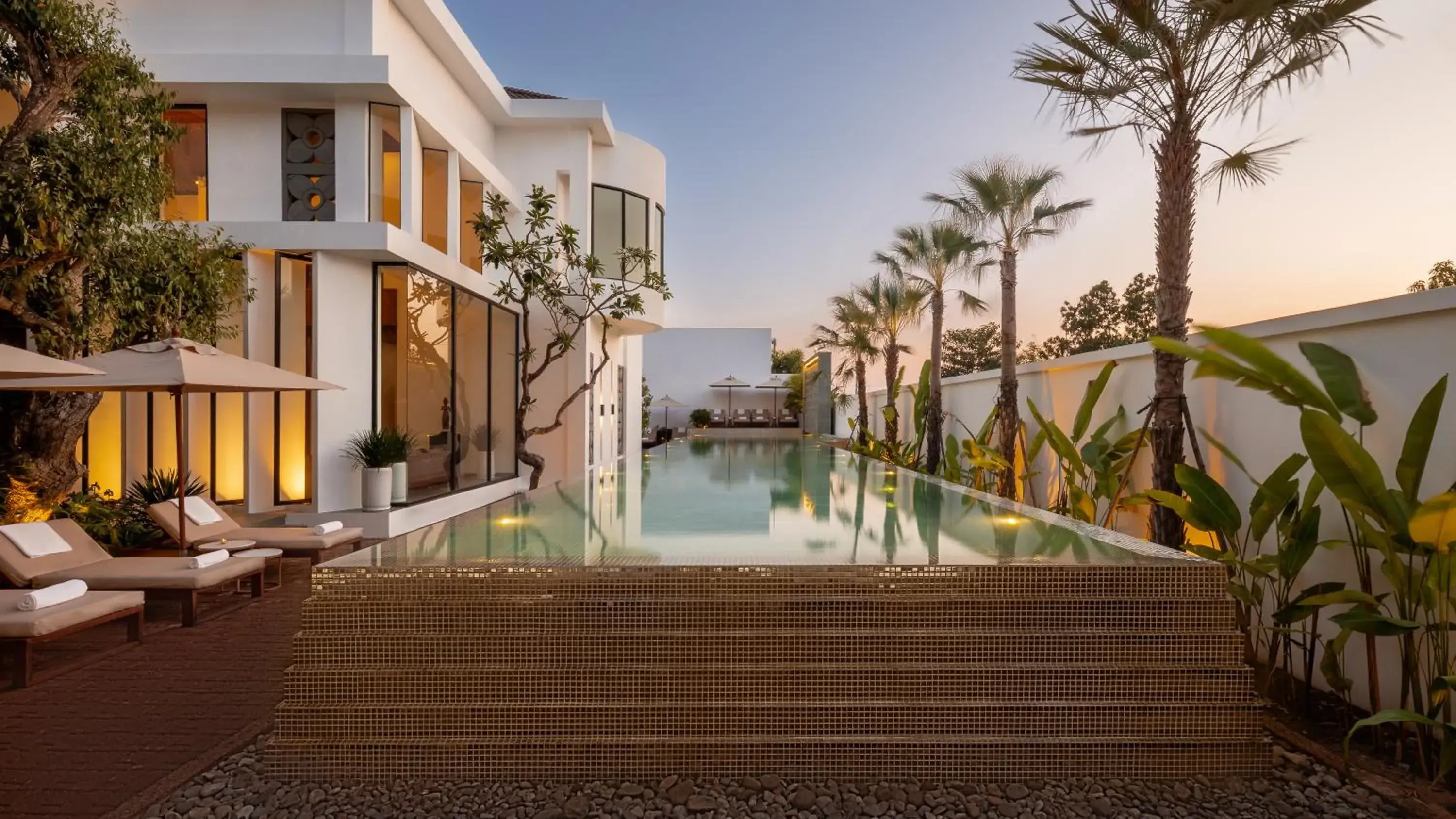 Property building in Shintana Saya Residence Property building in Shintana Saya Residence