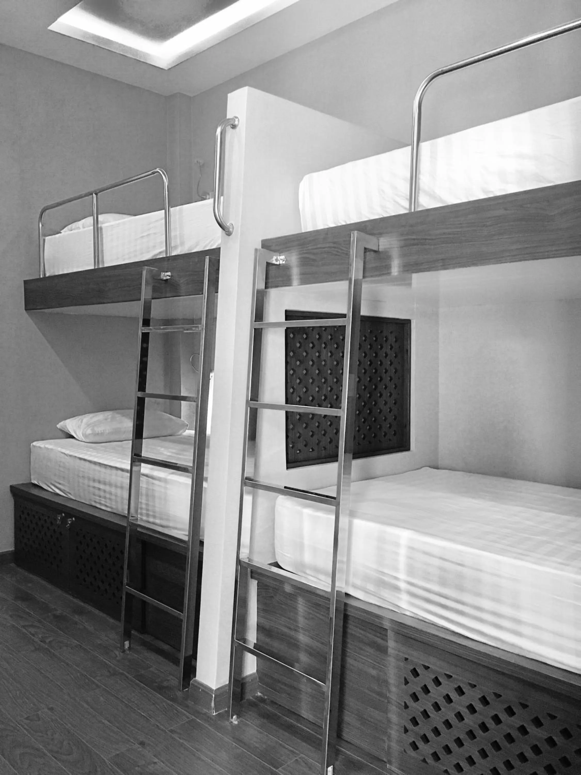 Bed in The Alley Hostel