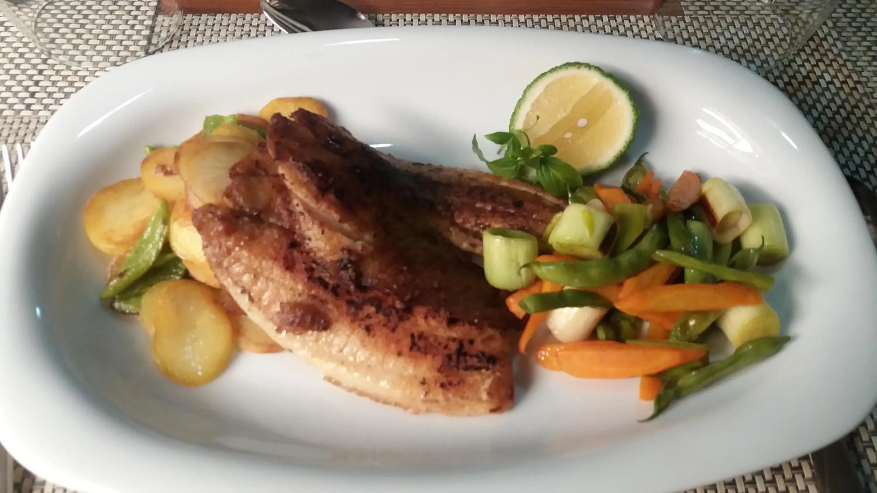 Food in Valley Front View Hotel