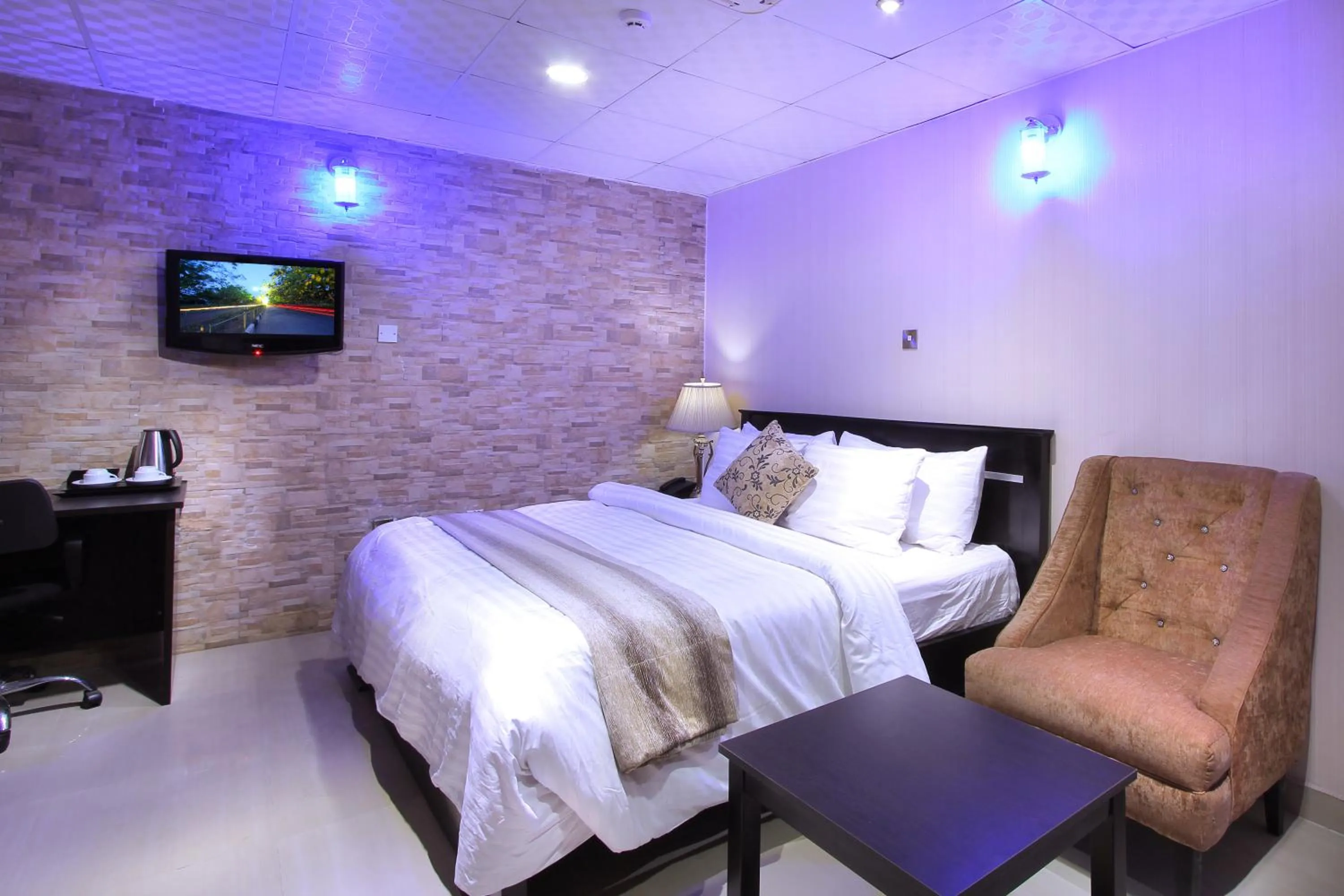 Photo of the whole room in Valley Front View Hotel