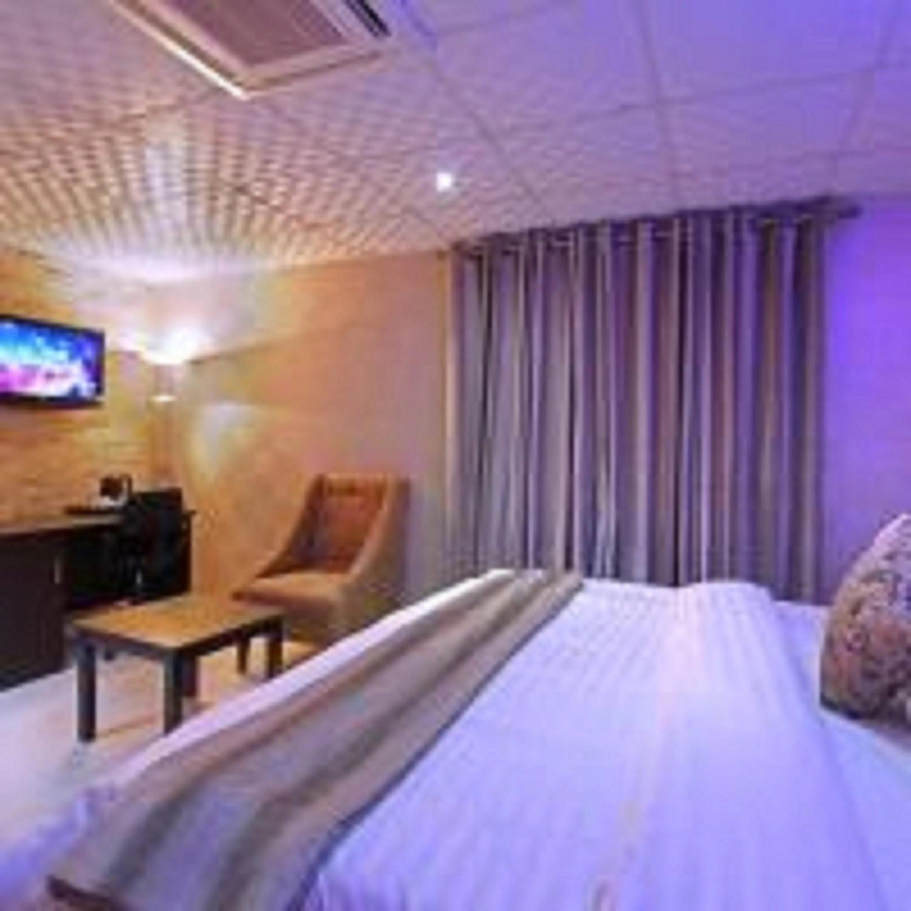 Bedroom in Valley Front View Hotel