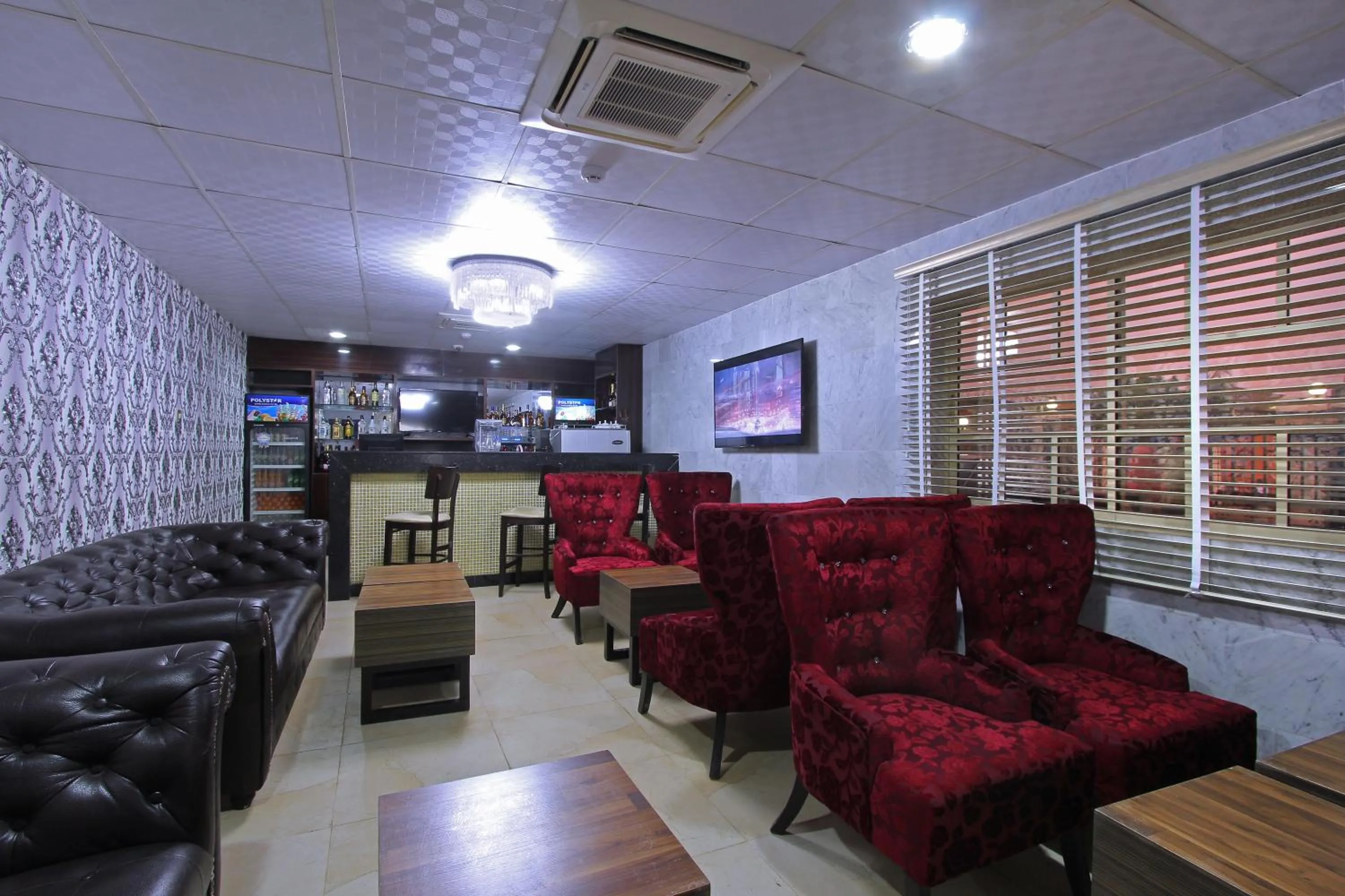 Lounge or bar in Valley Front View Hotel