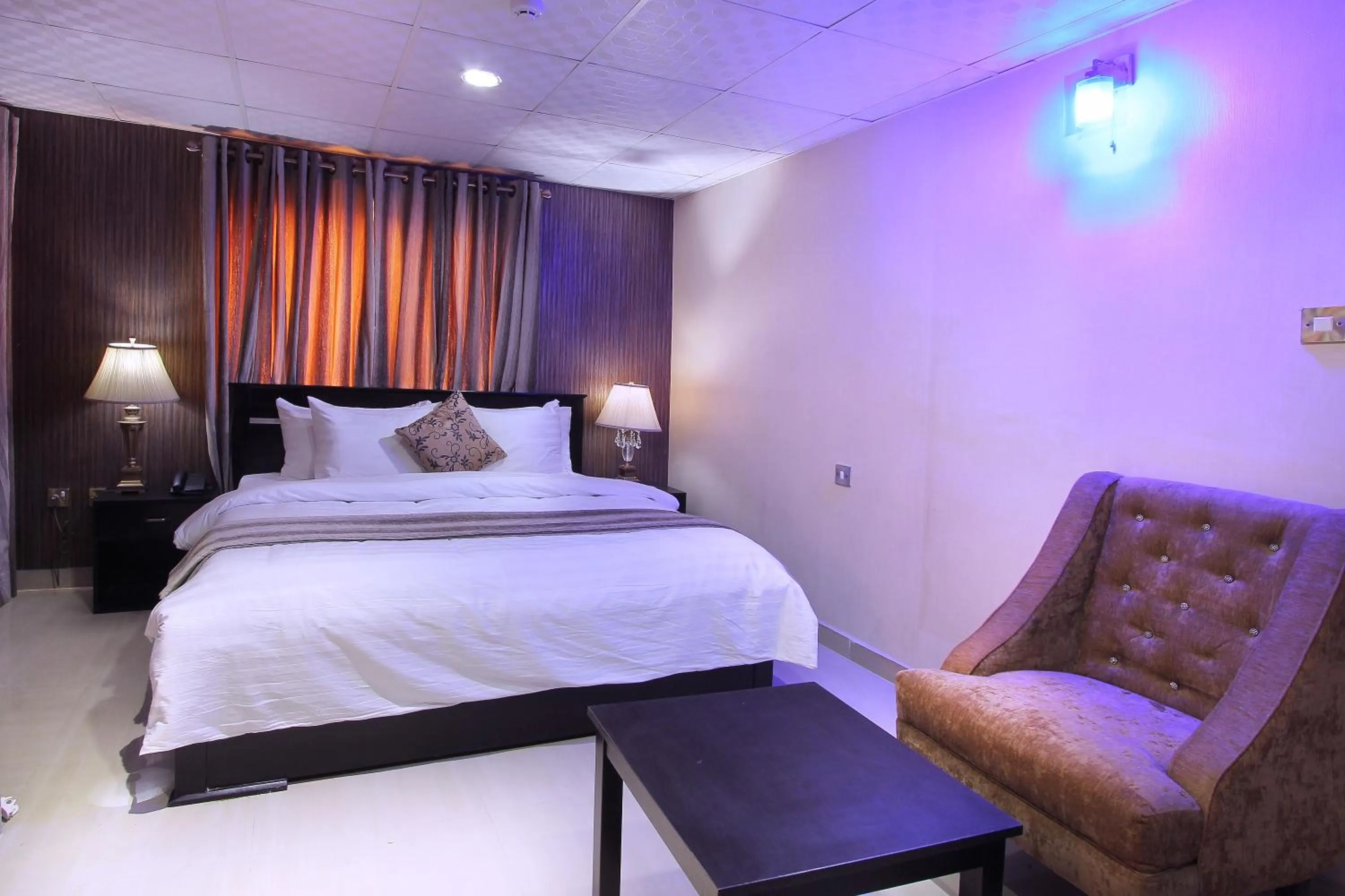 Photo of the whole room in Valley Front View Hotel