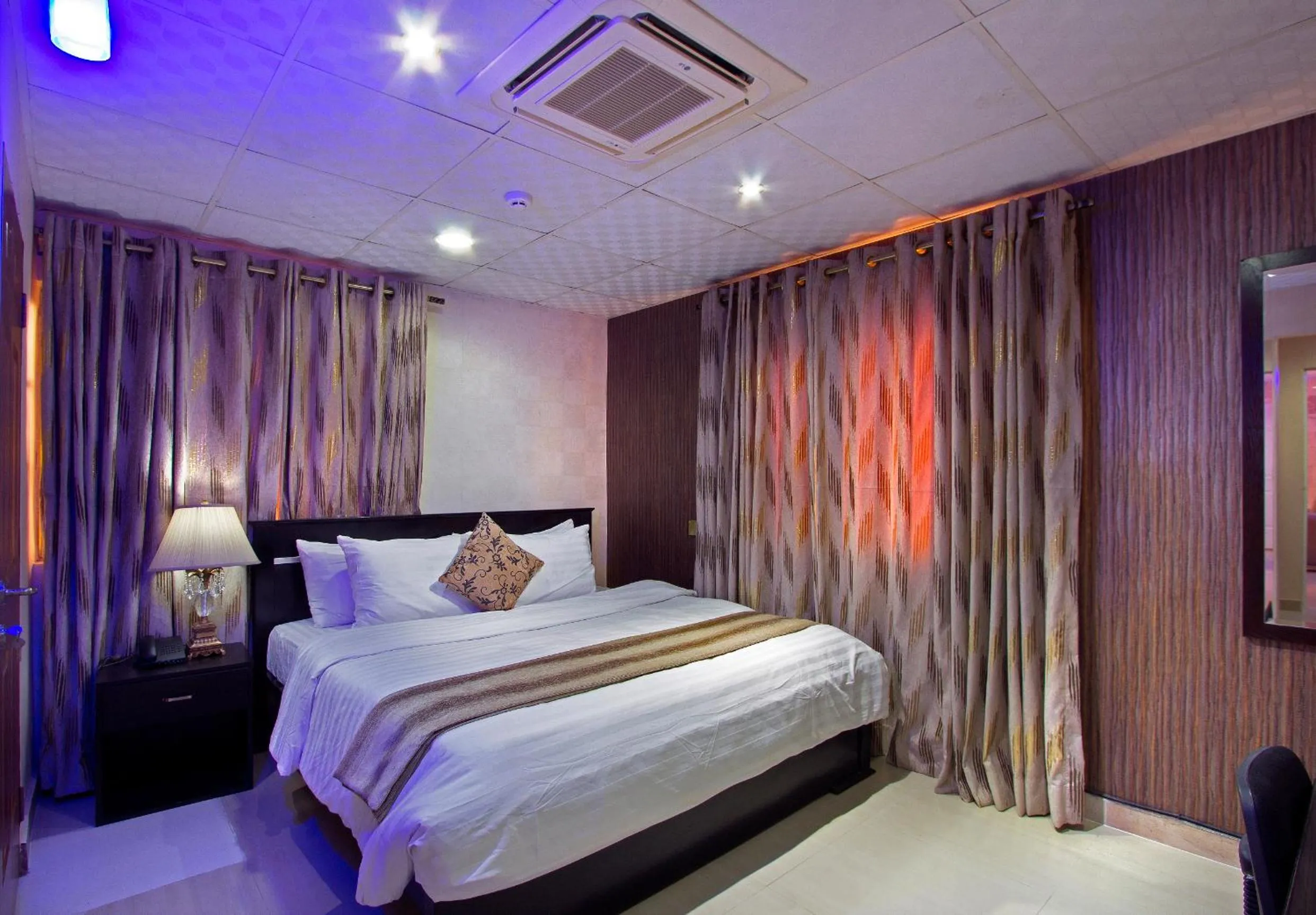 Bed in Valley Front View Hotel