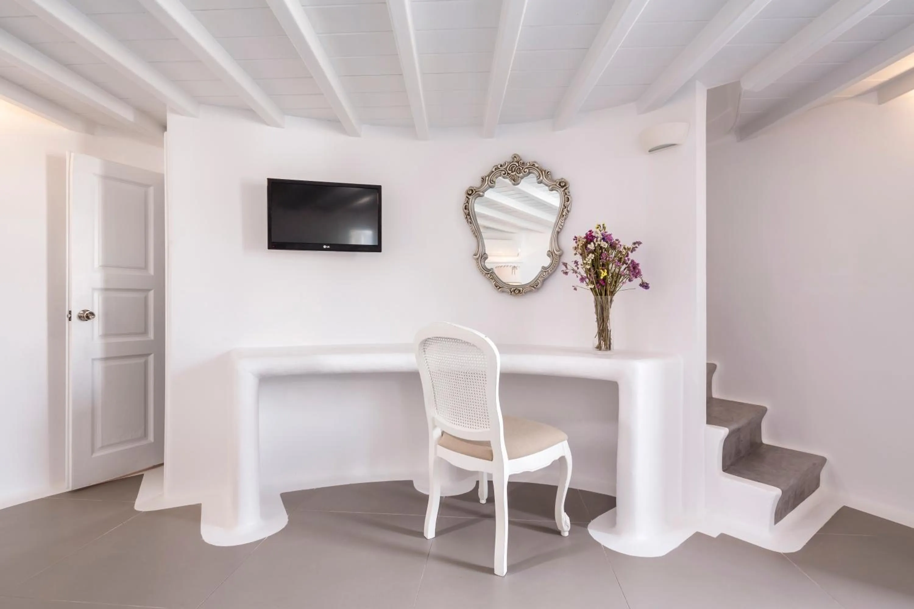 TV and multimedia in Absolute Mykonos Suites & More