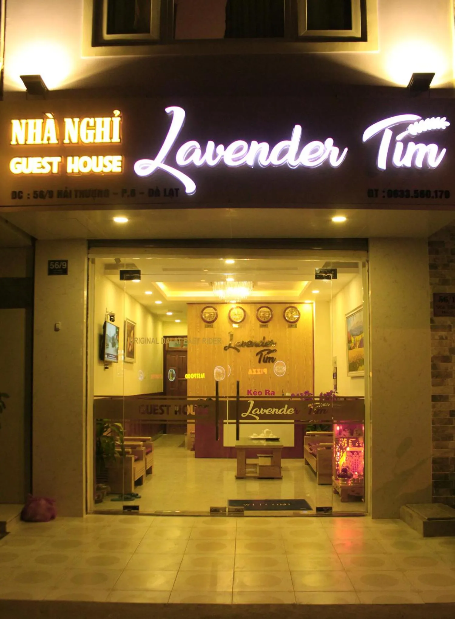 Facade/entrance in Lavender Tim