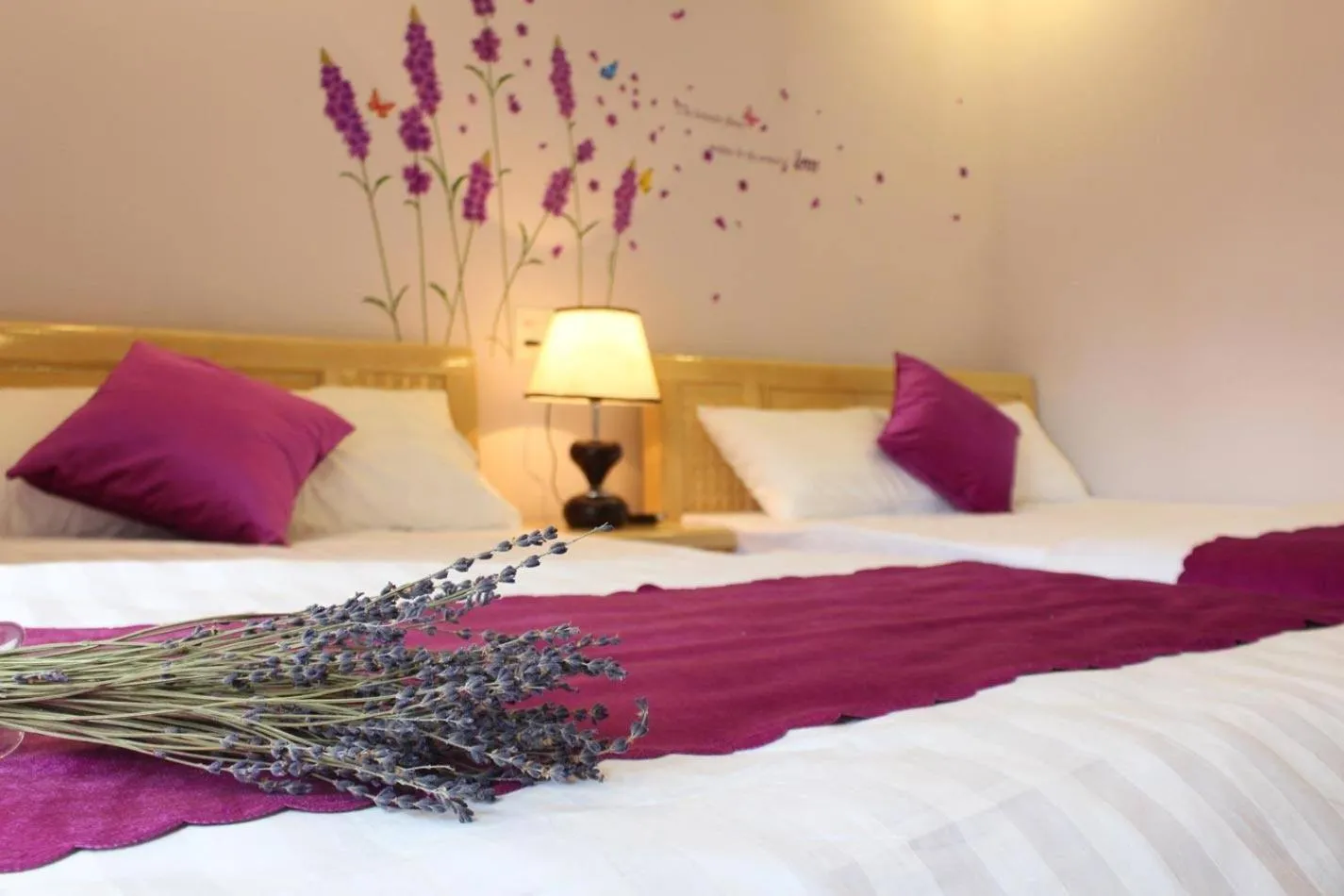 Bed in Lavender Tim