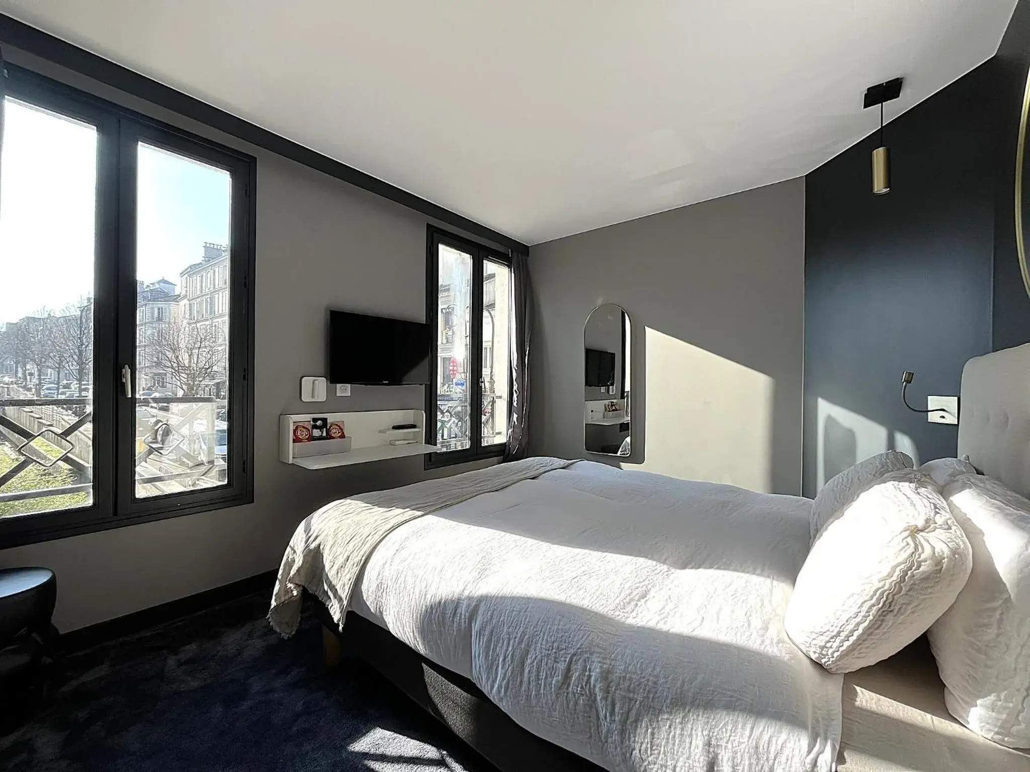 Superior Double or Twin Room in Paris Saint Cloud Hôtel Superior Double or Twin Room in Paris Saint Cloud Hôtel