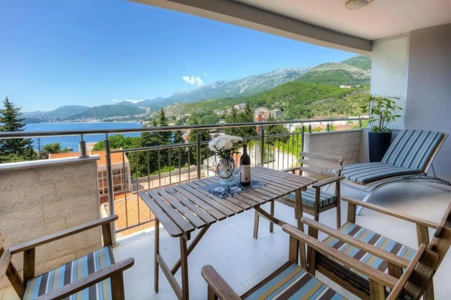 Apt "Sweet Memories" Sea View with Garage Parking