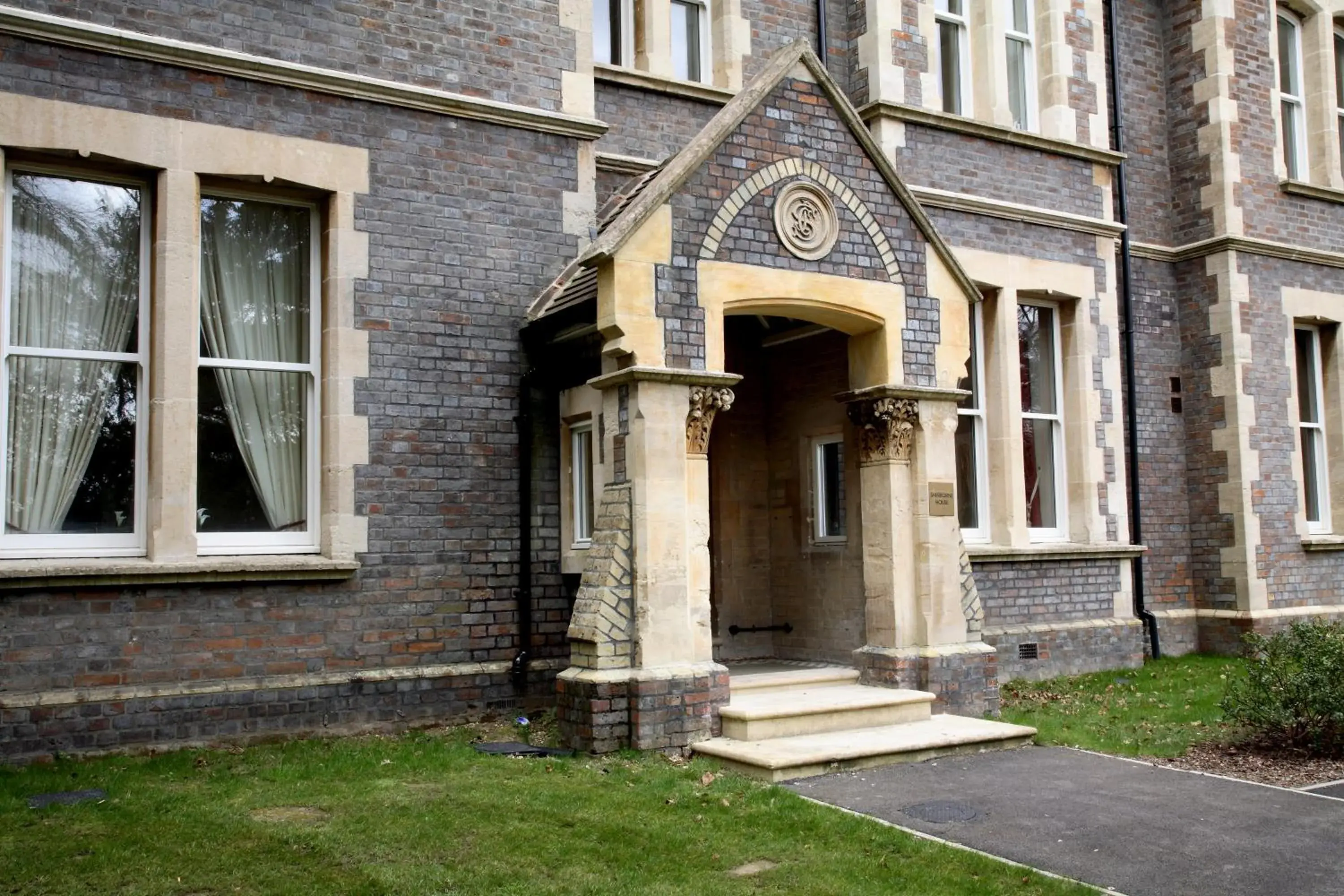 Basingstoke Apartments - Sherborne House, City Centre Victorian Apartments Basingstoke Apartments - Sherborne House, City Centre Victorian Apartments