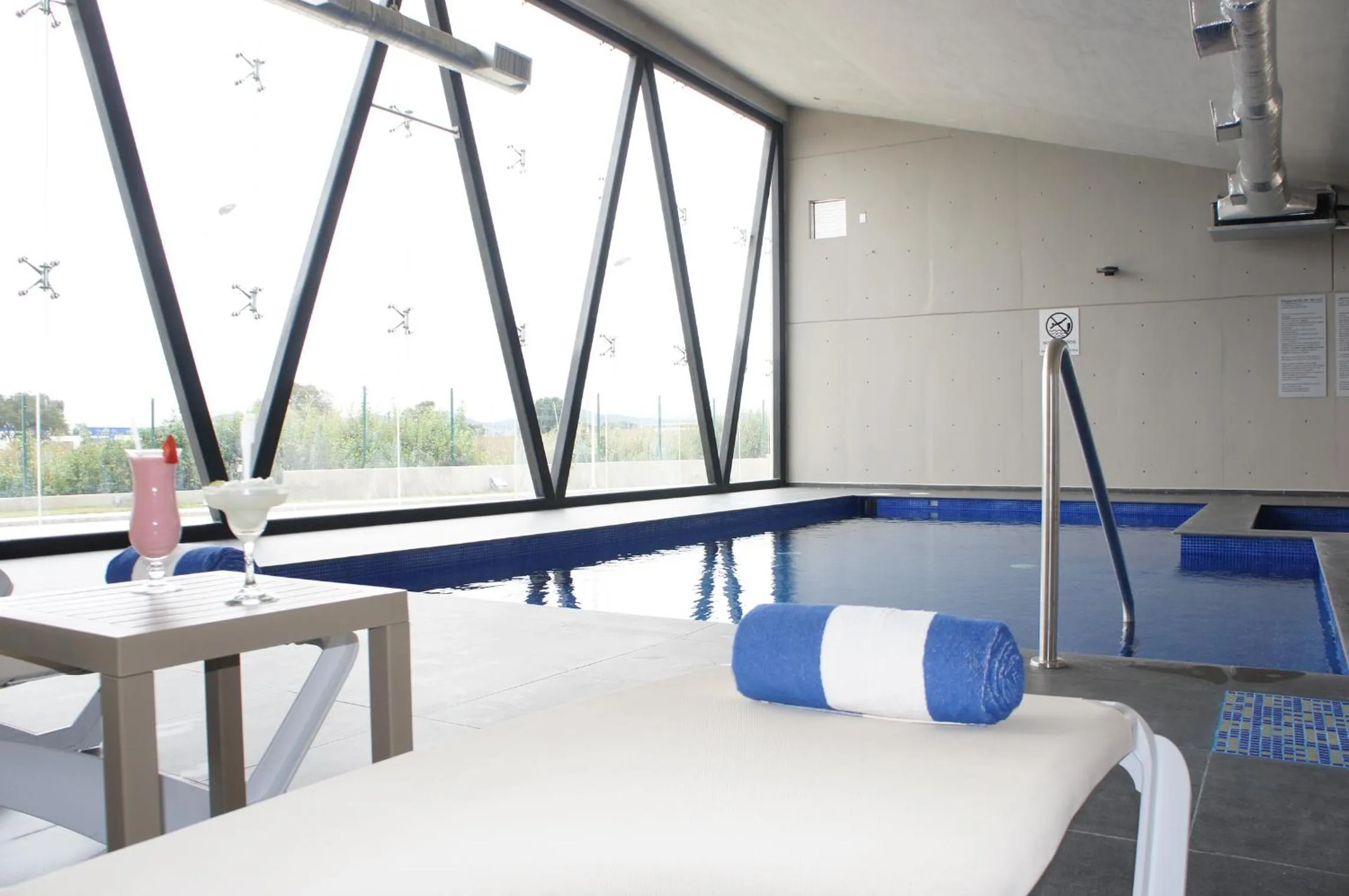 Swimming pool in La Quinta by Wyndham San Jose Chiapa Puebla