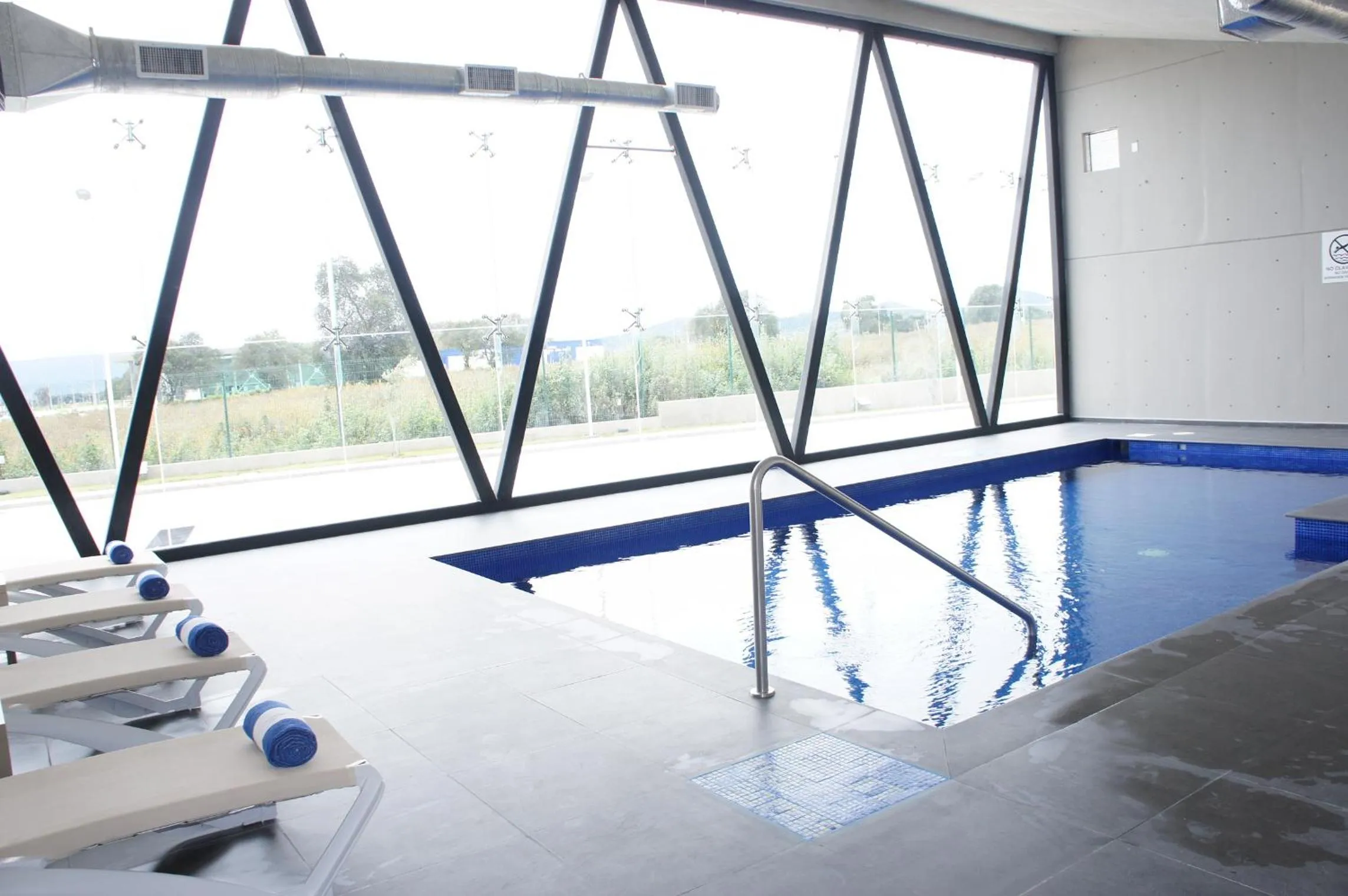 Swimming pool in La Quinta by Wyndham San Jose Chiapa Puebla