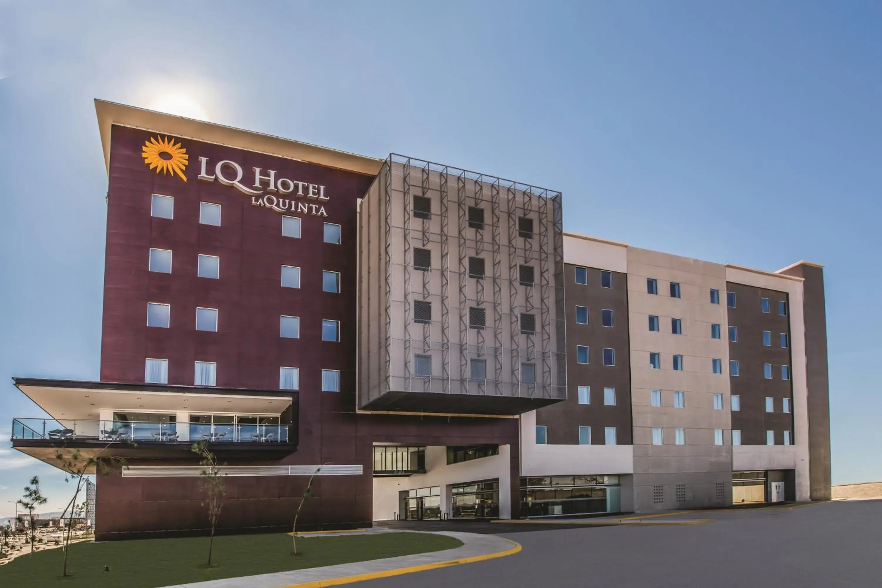 Facade/entrance in La Quinta by Wyndham San Jose Chiapa Puebla Facade/entrance in La Quinta by Wyndham San Jose Chiapa Puebla