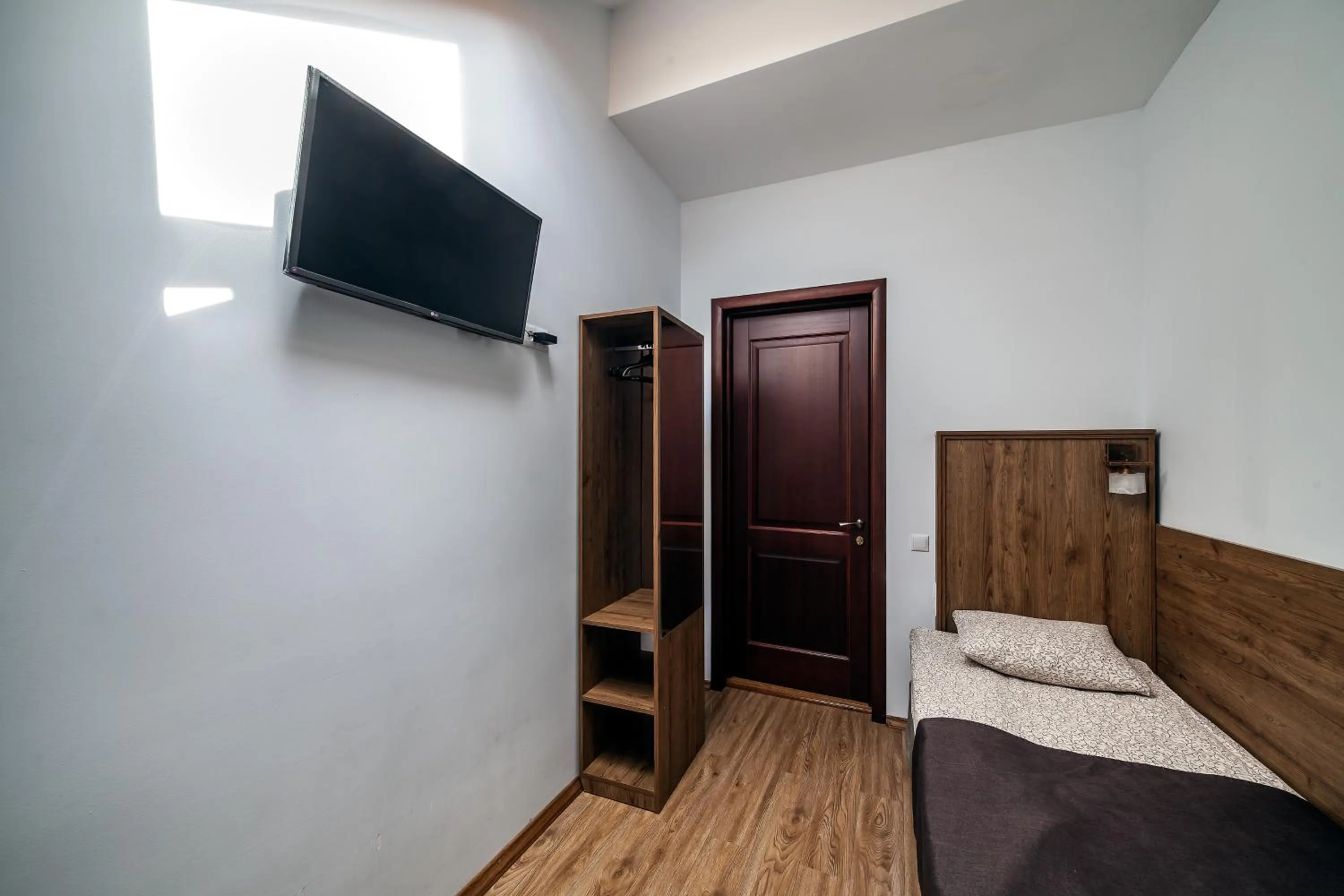 Standard Single Room with Shared External Bathroom in Kryva Lypa