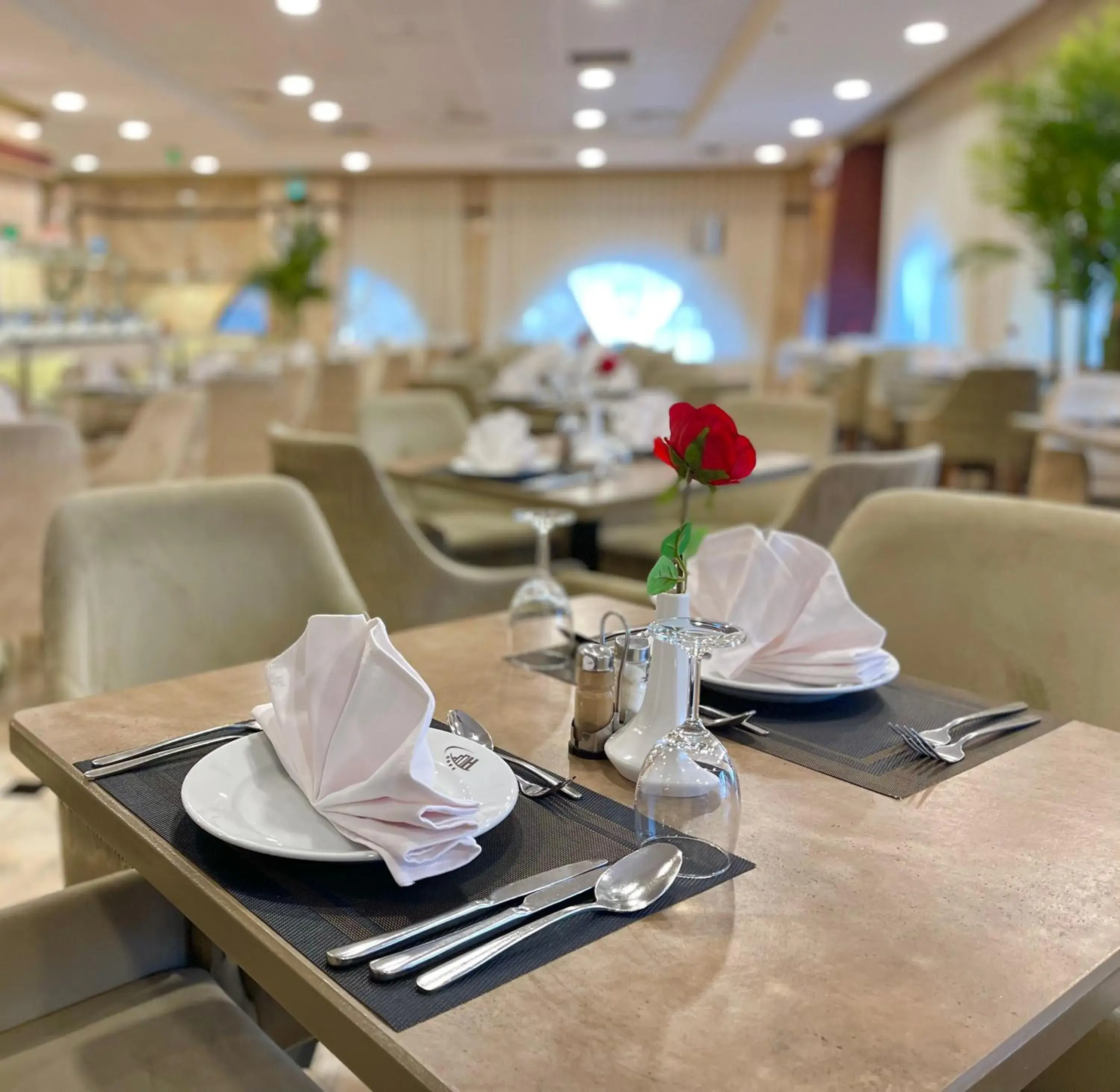Restaurant/places to eat in Odst Al Madinah Hotel Restaurant/places to eat in Odst Al Madinah Hotel