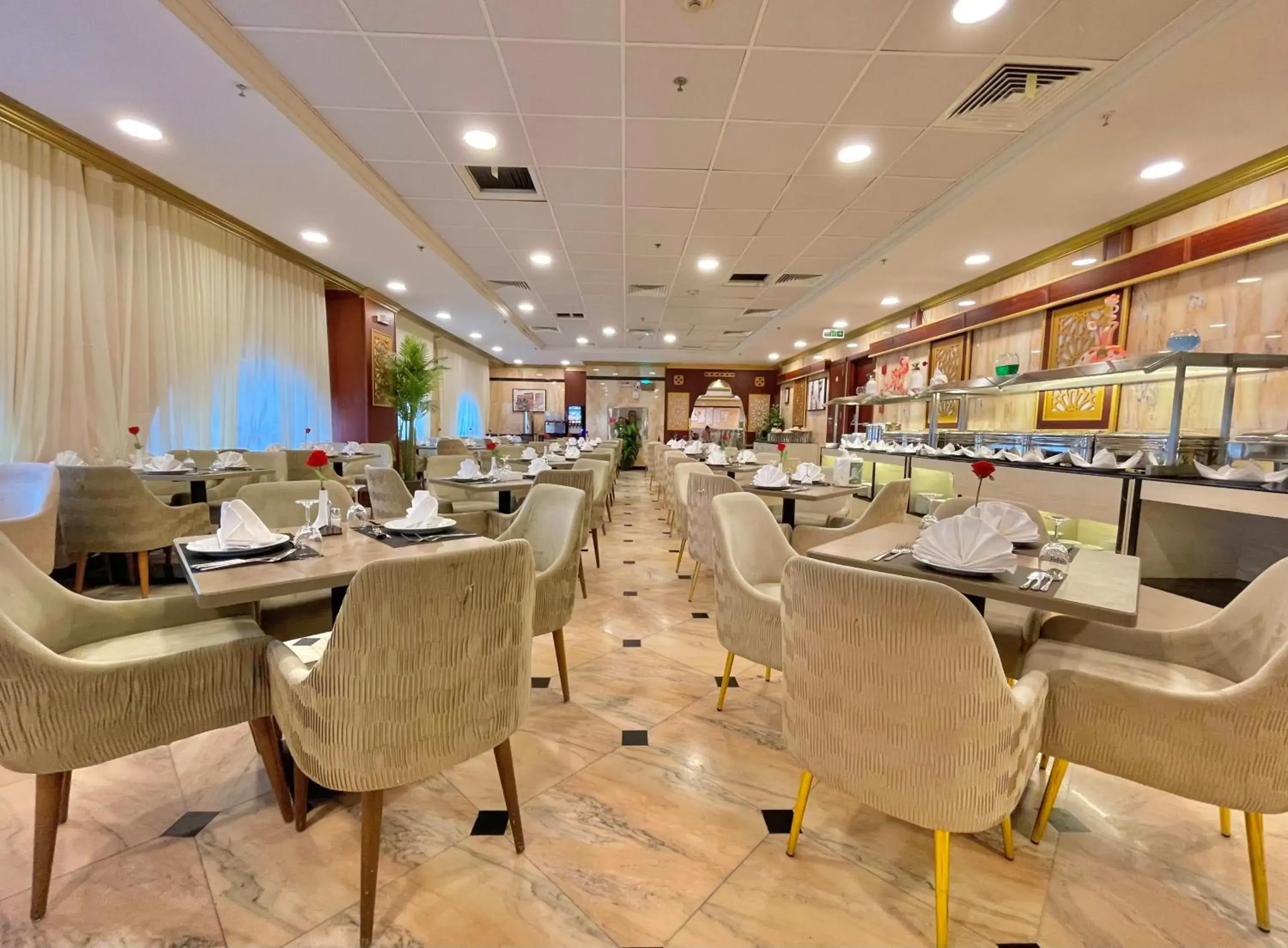 Restaurant/places to eat in Odst Al Madinah Hotel Restaurant/places to eat in Odst Al Madinah Hotel