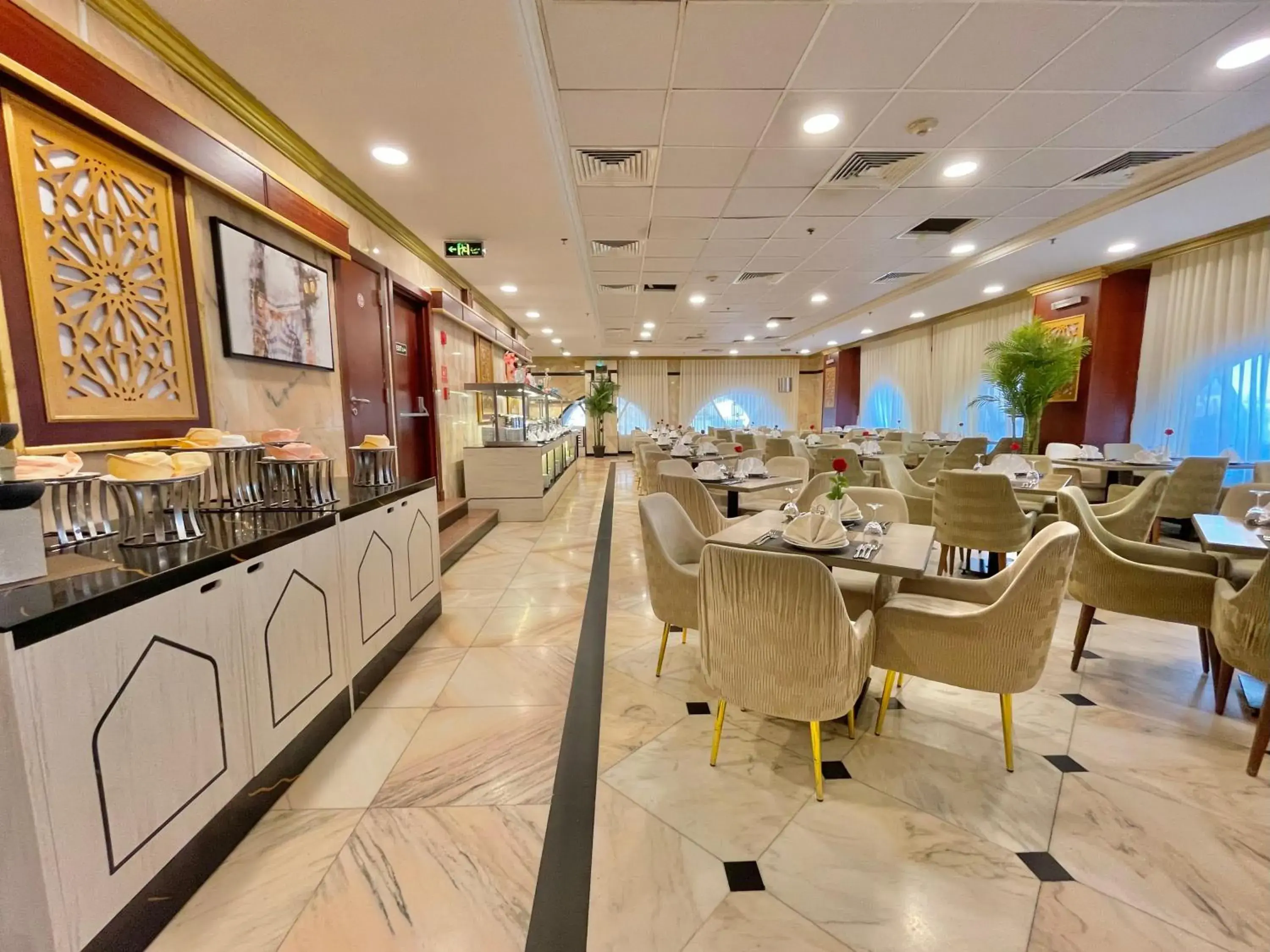 Restaurant/places to eat in Odst Al Madinah Hotel Restaurant/places to eat in Odst Al Madinah Hotel