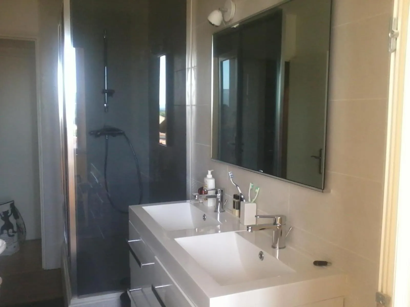 Bathroom in Station balnéaire Pradet entre Toulon et Hyères