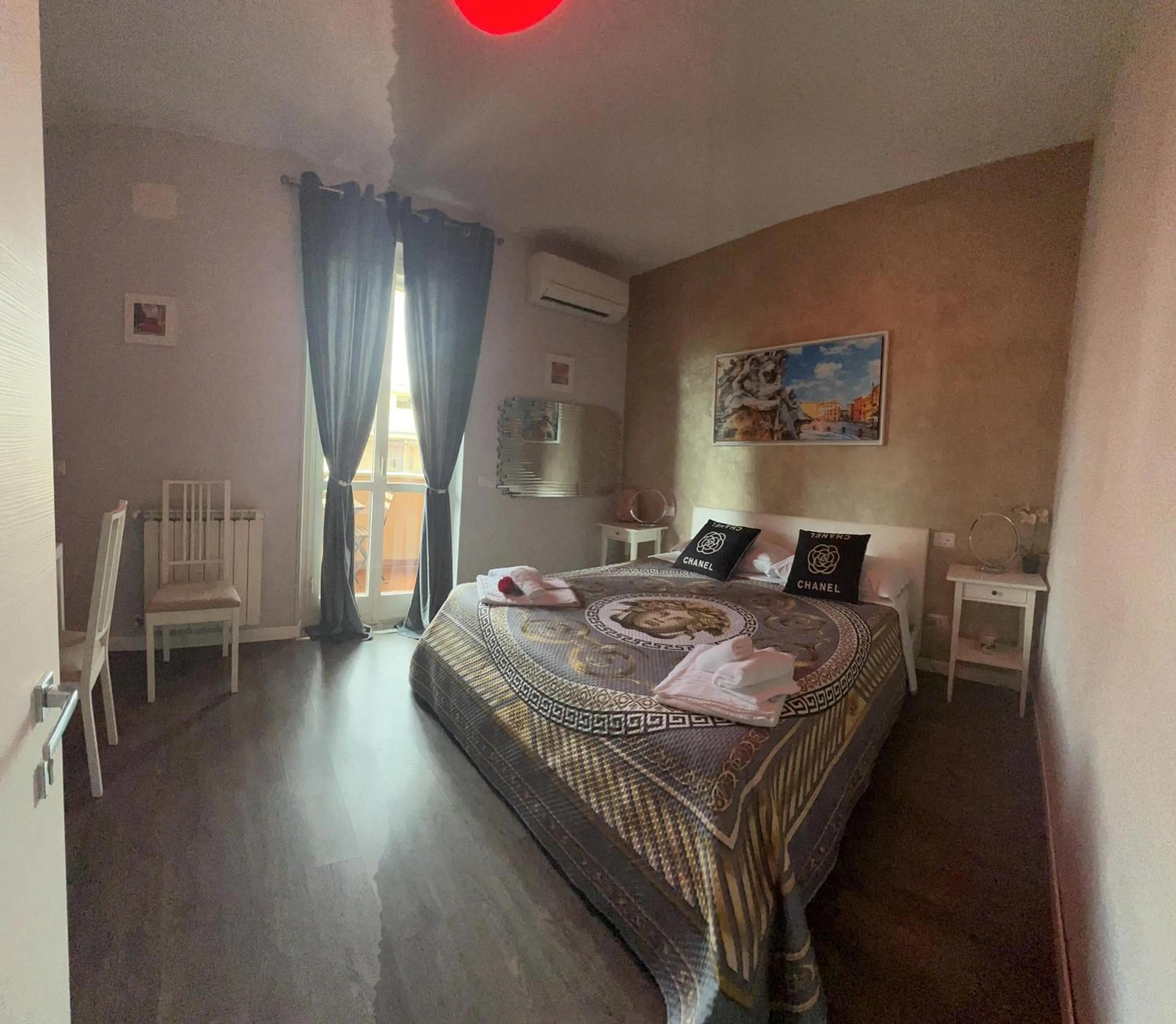 Bed in A 2 Passi Dai Musei Luxury Guest House