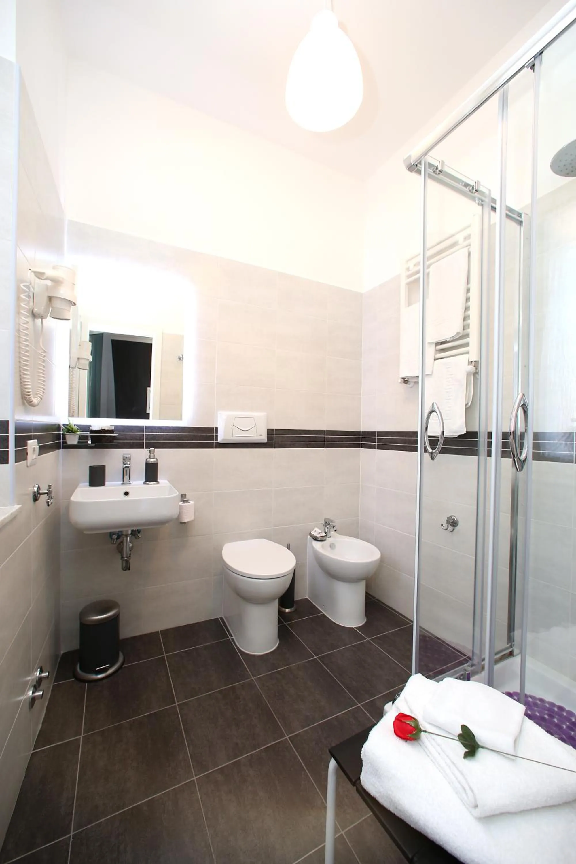 Bathroom in A 2 Passi Dai Musei Luxury Guest House