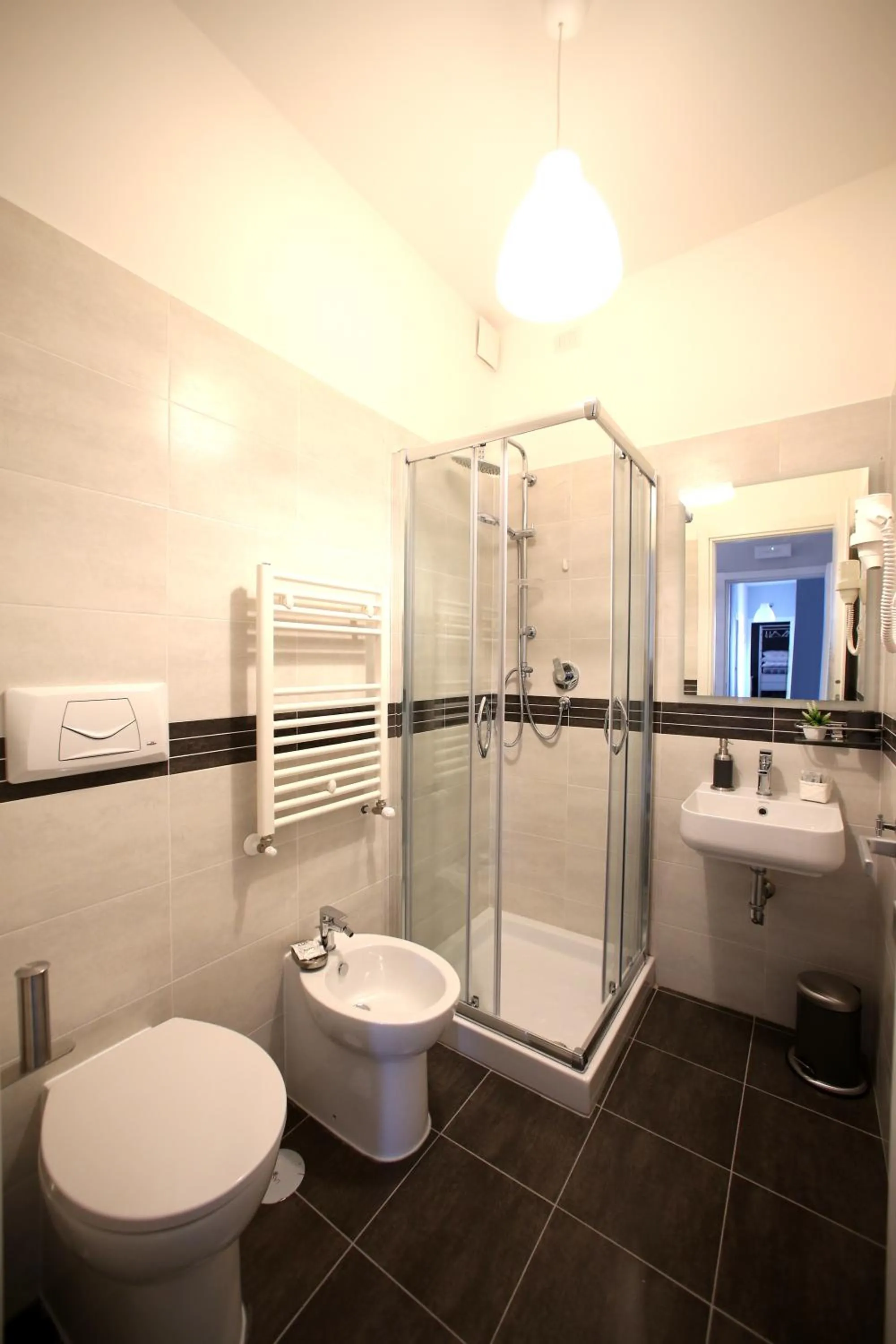 Bathroom in A 2 Passi Dai Musei Luxury Guest House