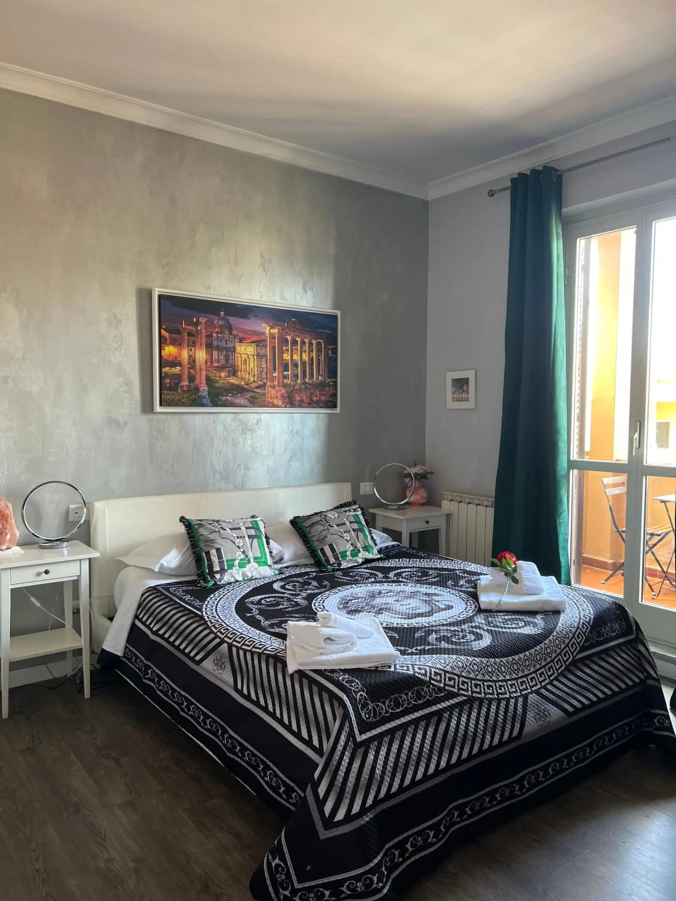 Bed in A 2 Passi Dai Musei Luxury Guest House