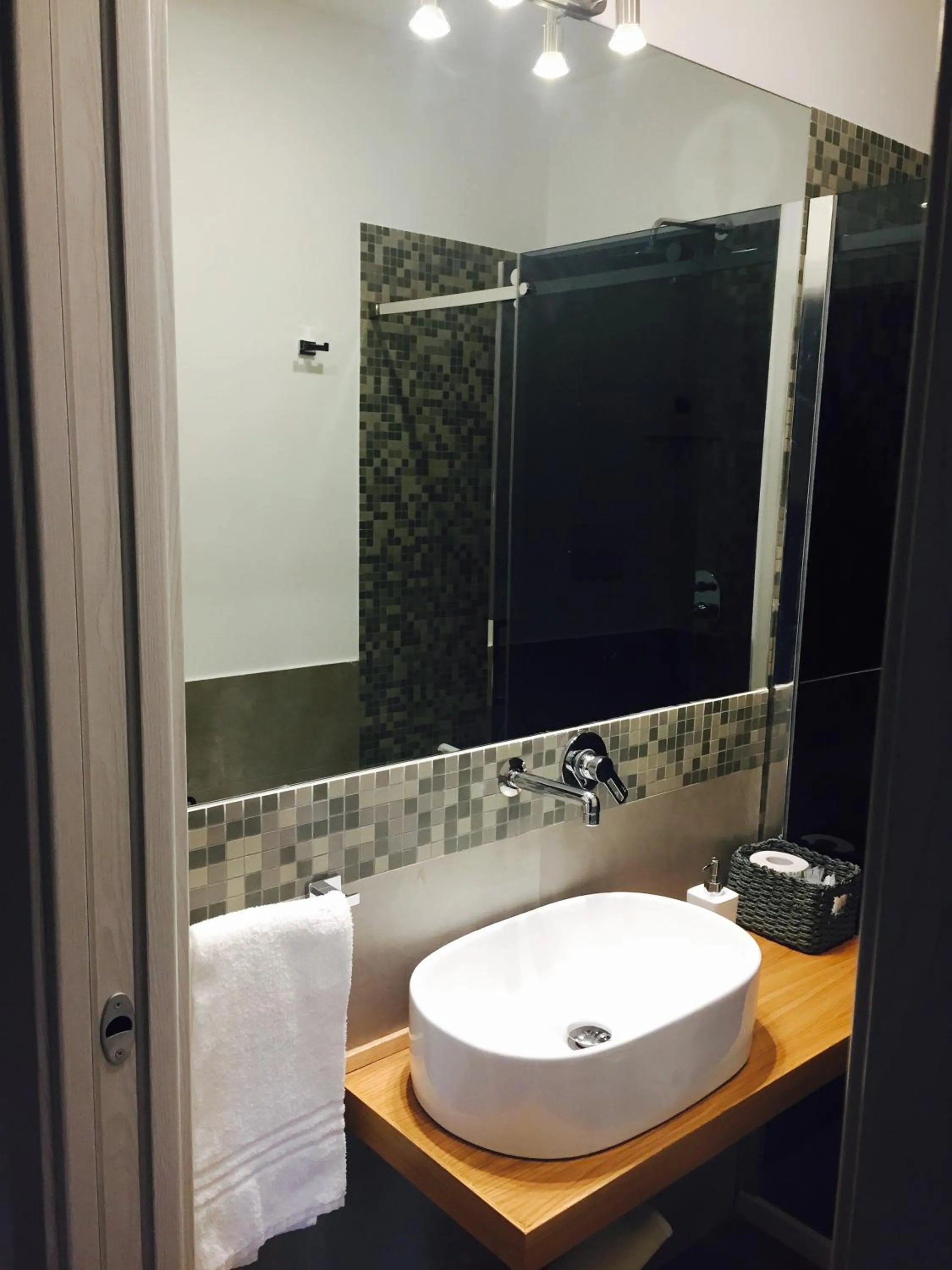 Bathroom in Bitré - Bed & Breakfast