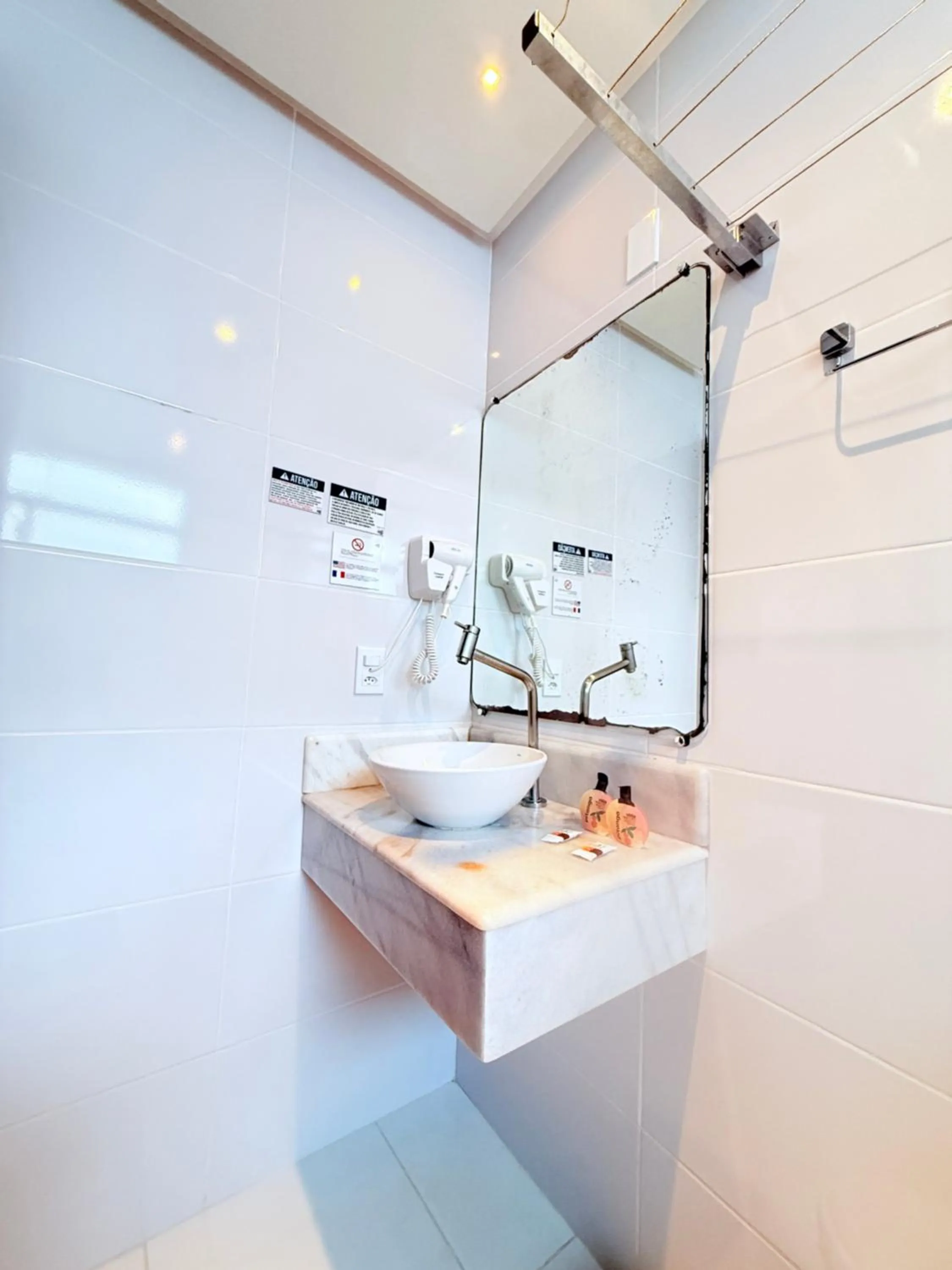 Shower in Vila do Morro Pousada