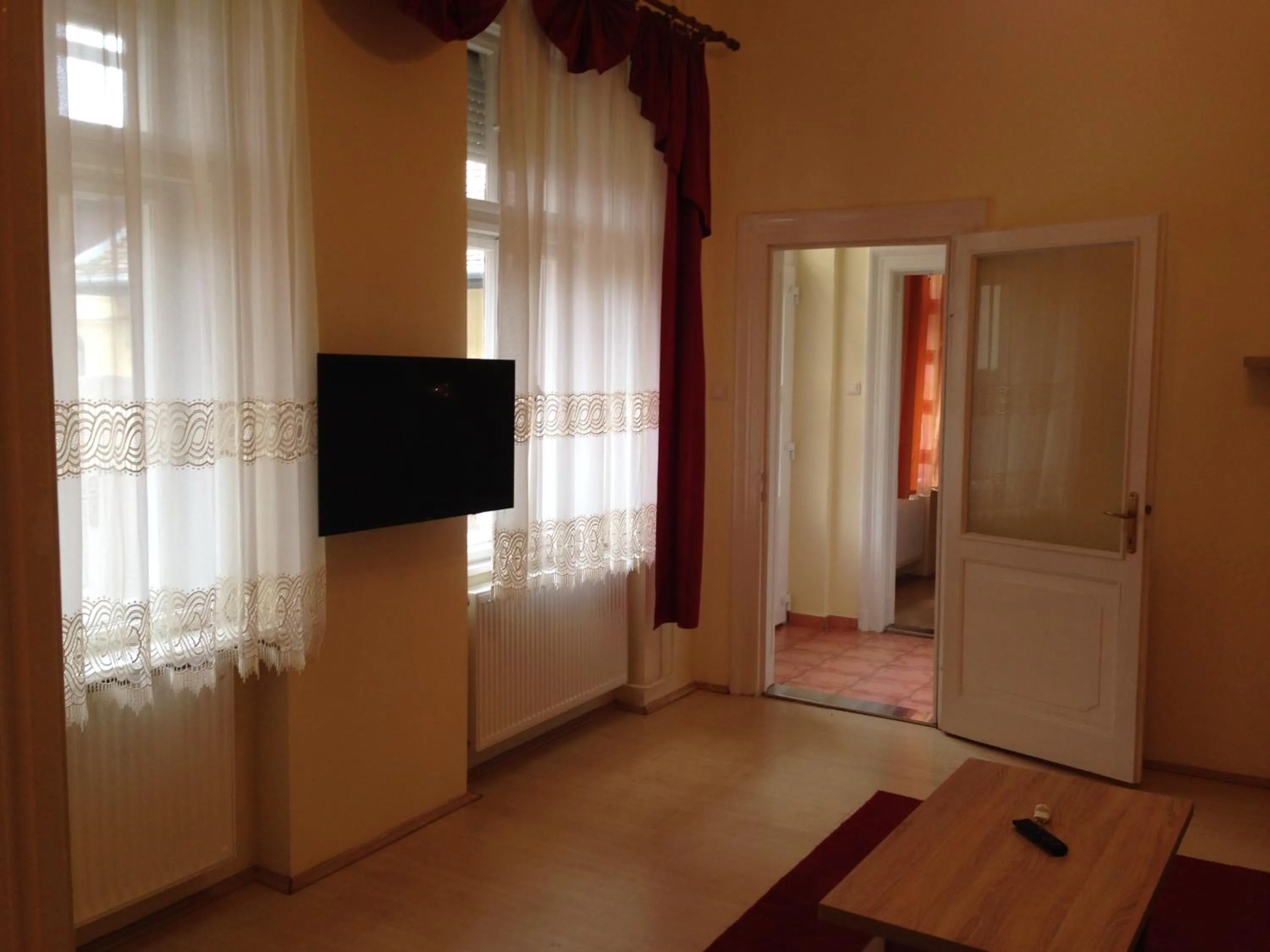 Two-Bedroom Apartment - single occupancy in Péterfia Apartman