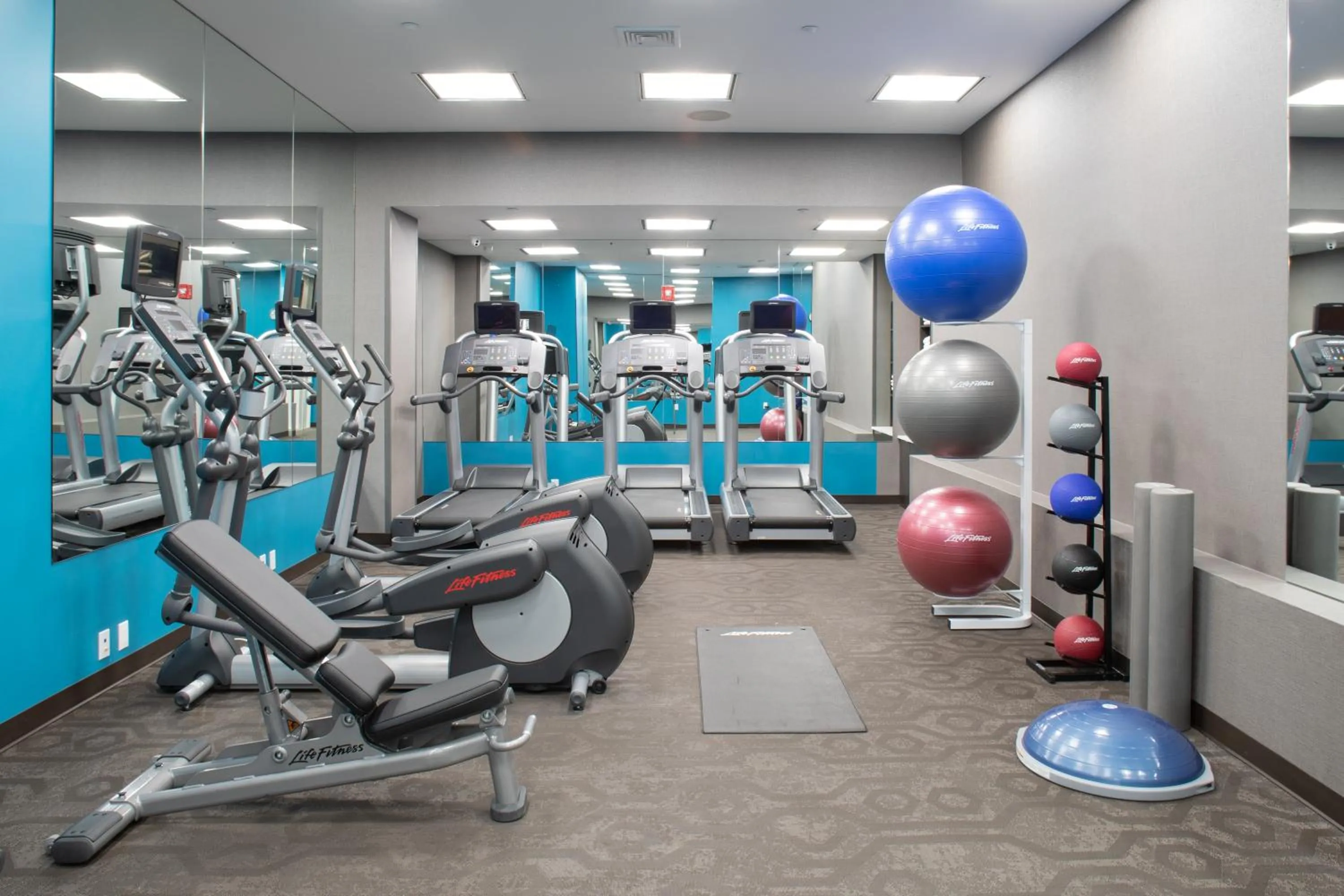Fitness centre/facilities in Fairfield Inn & Suites by Marriott New York Queens/Fresh Meadows