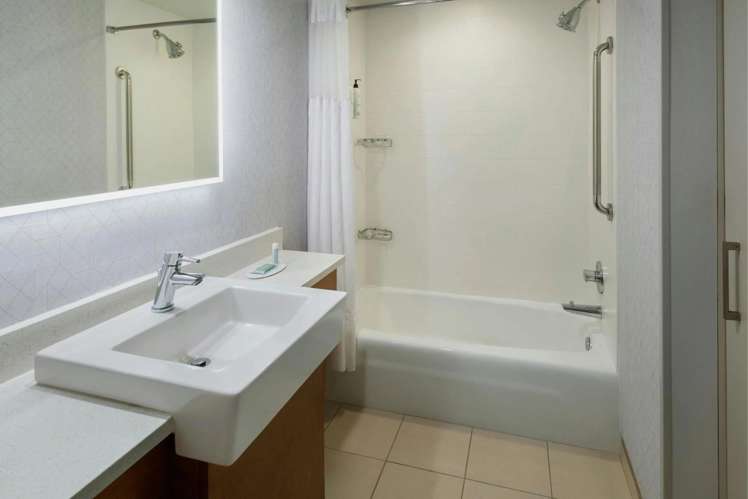 Bathroom in SpringHill Suites by Marriott Mount Laurel