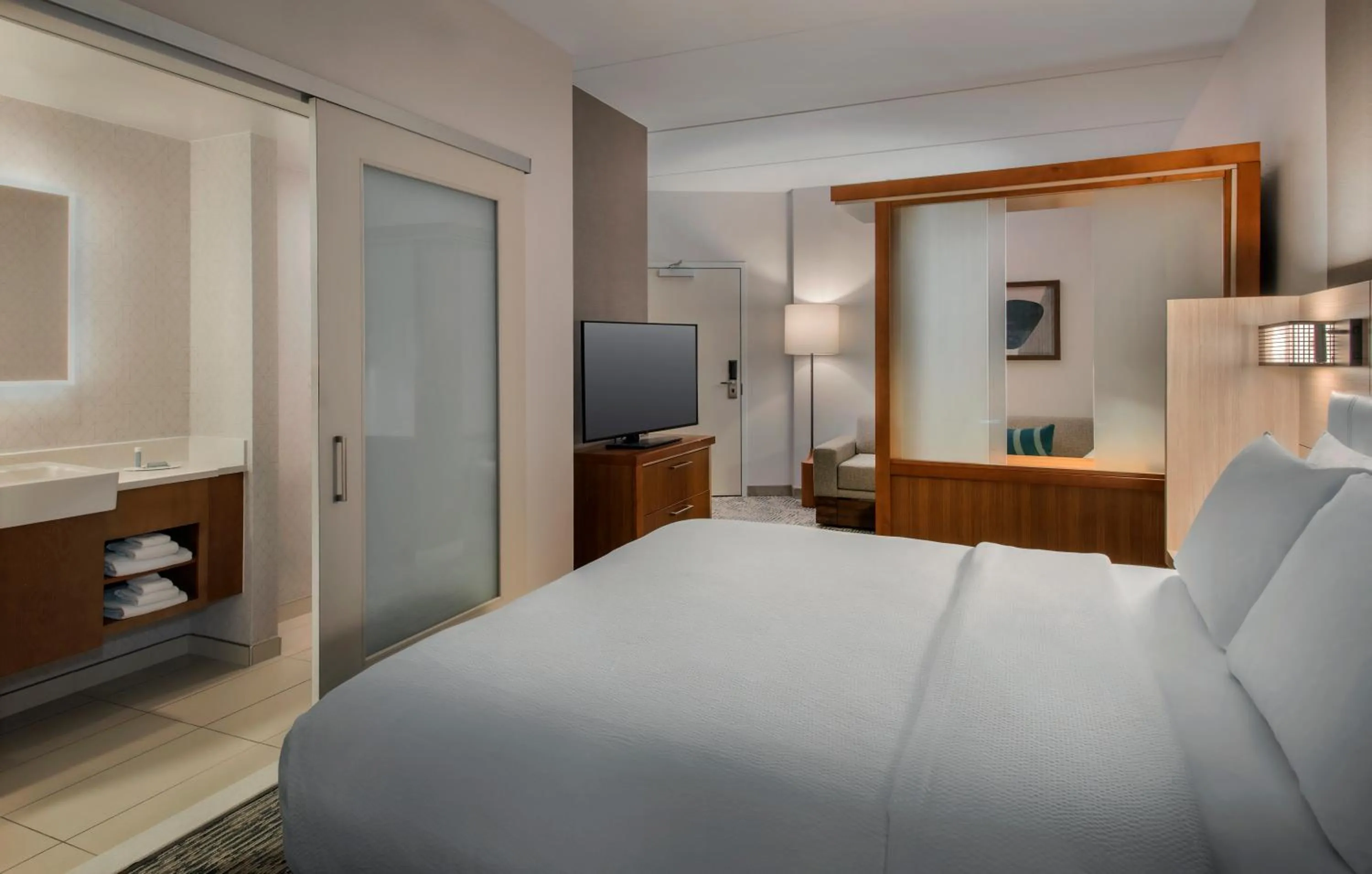 Bathroom, Bed in SpringHill Suites by Marriott Mount Laurel