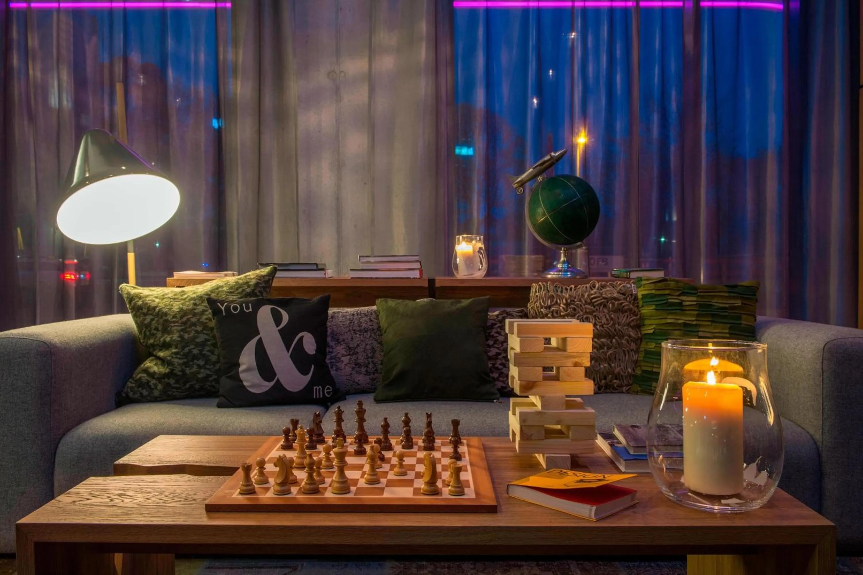 Living room in Moxy Frankfurt Airport