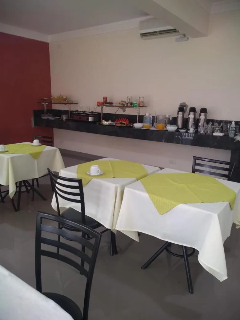 Dumont Park Hotel