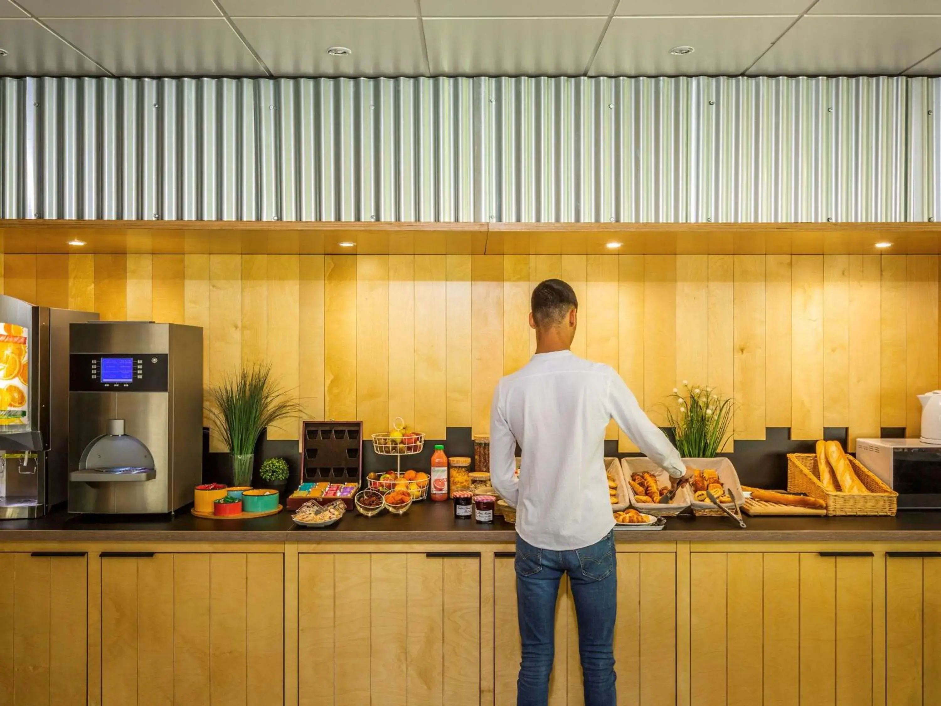 Restaurant/places to eat in Ibis Styles Bobigny Centre Préfecture Restaurant/places to eat in Ibis Styles Bobigny Centre Préfecture