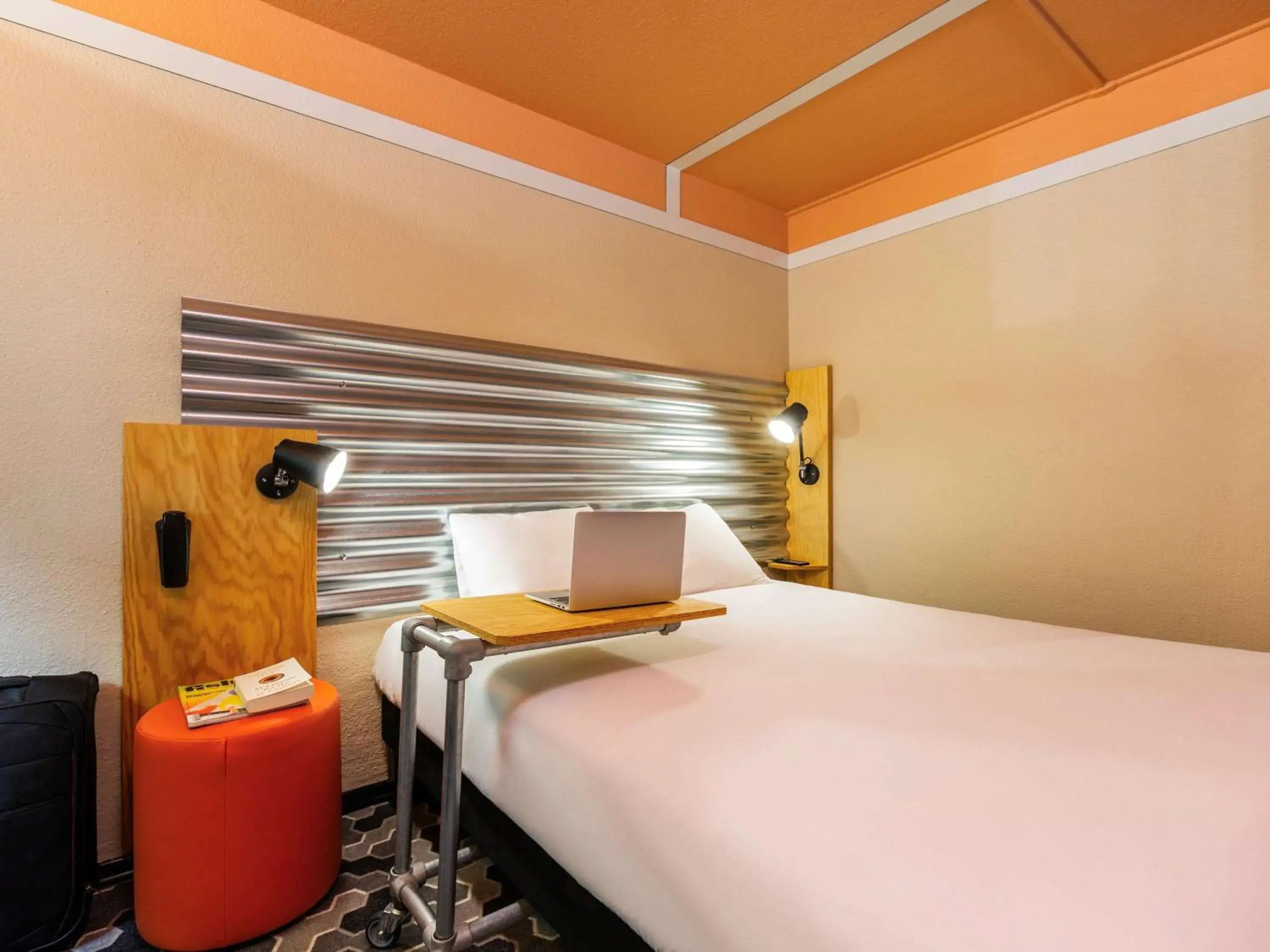 Photo of the whole room, Bed in Ibis Styles Bobigny Centre Préfecture Photo of the whole room, Bed in Ibis Styles Bobigny Centre Préfecture