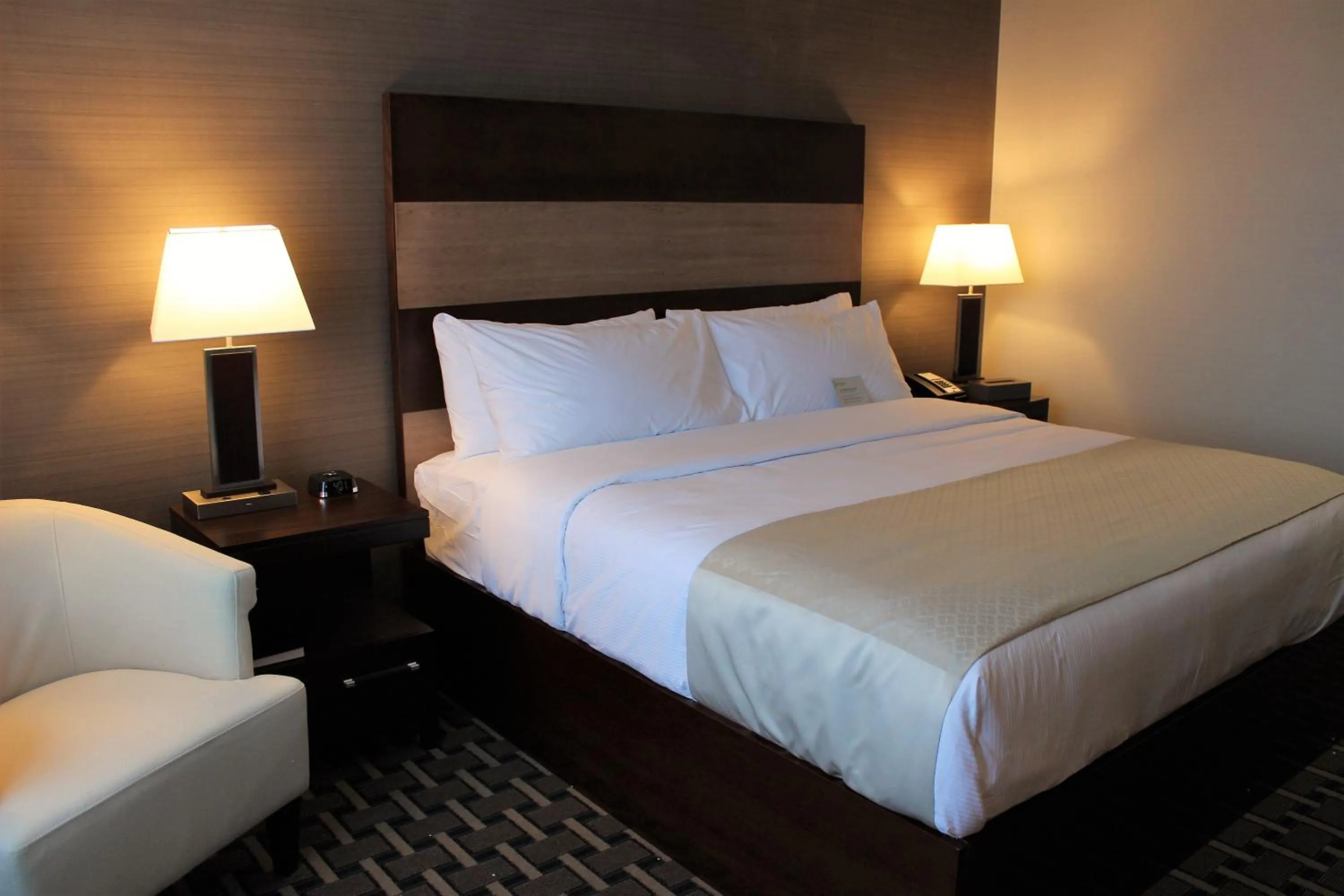 Bedroom, Bed in Wyndham Garden Edmonton Airport