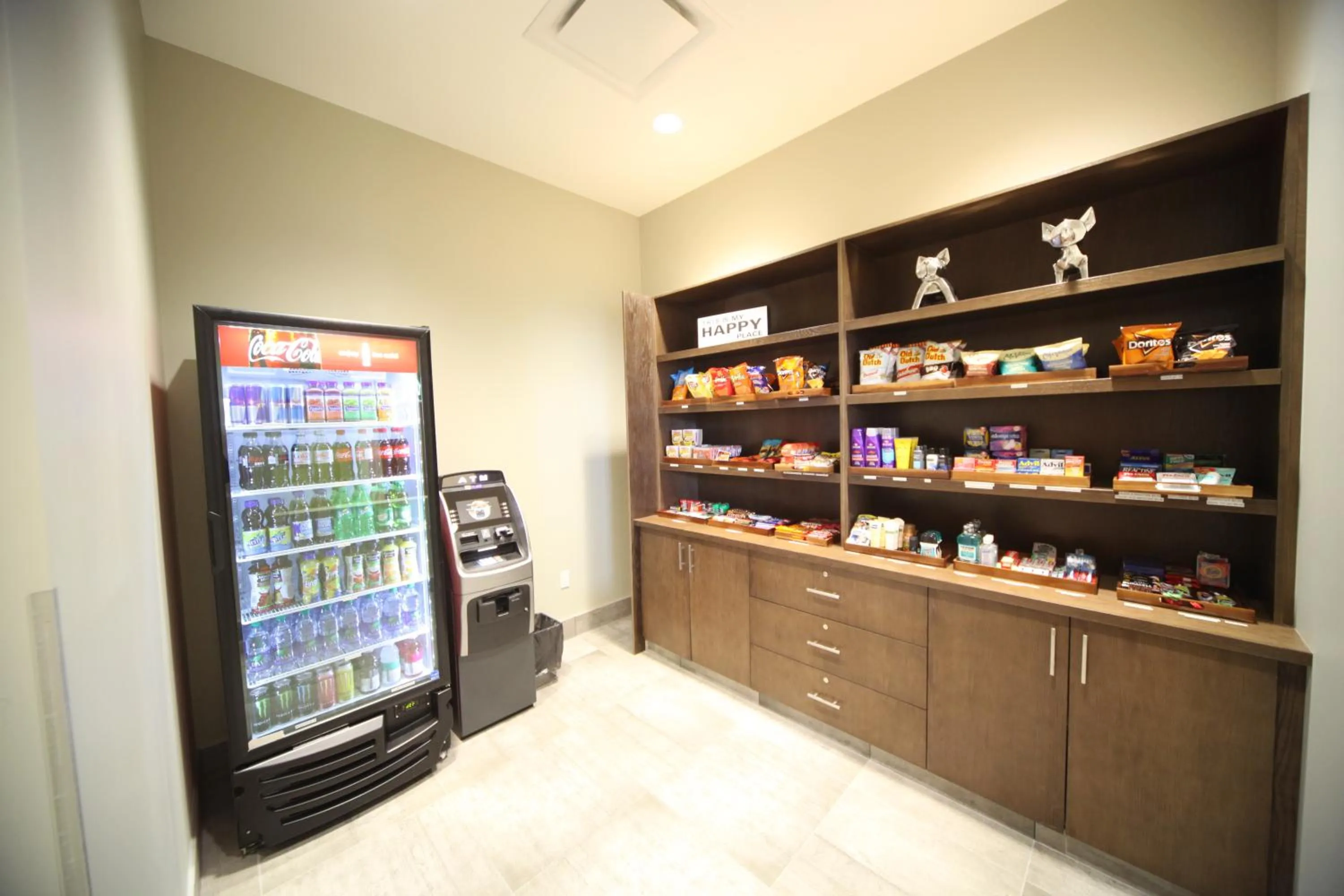 On-site shops in Wyndham Garden Edmonton Airport