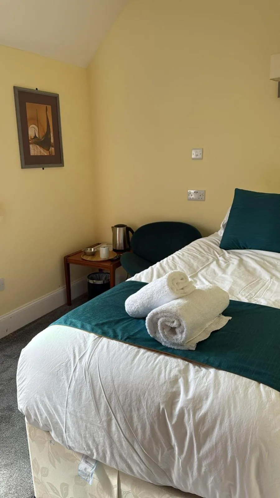 Bed in The Stromness Hotel