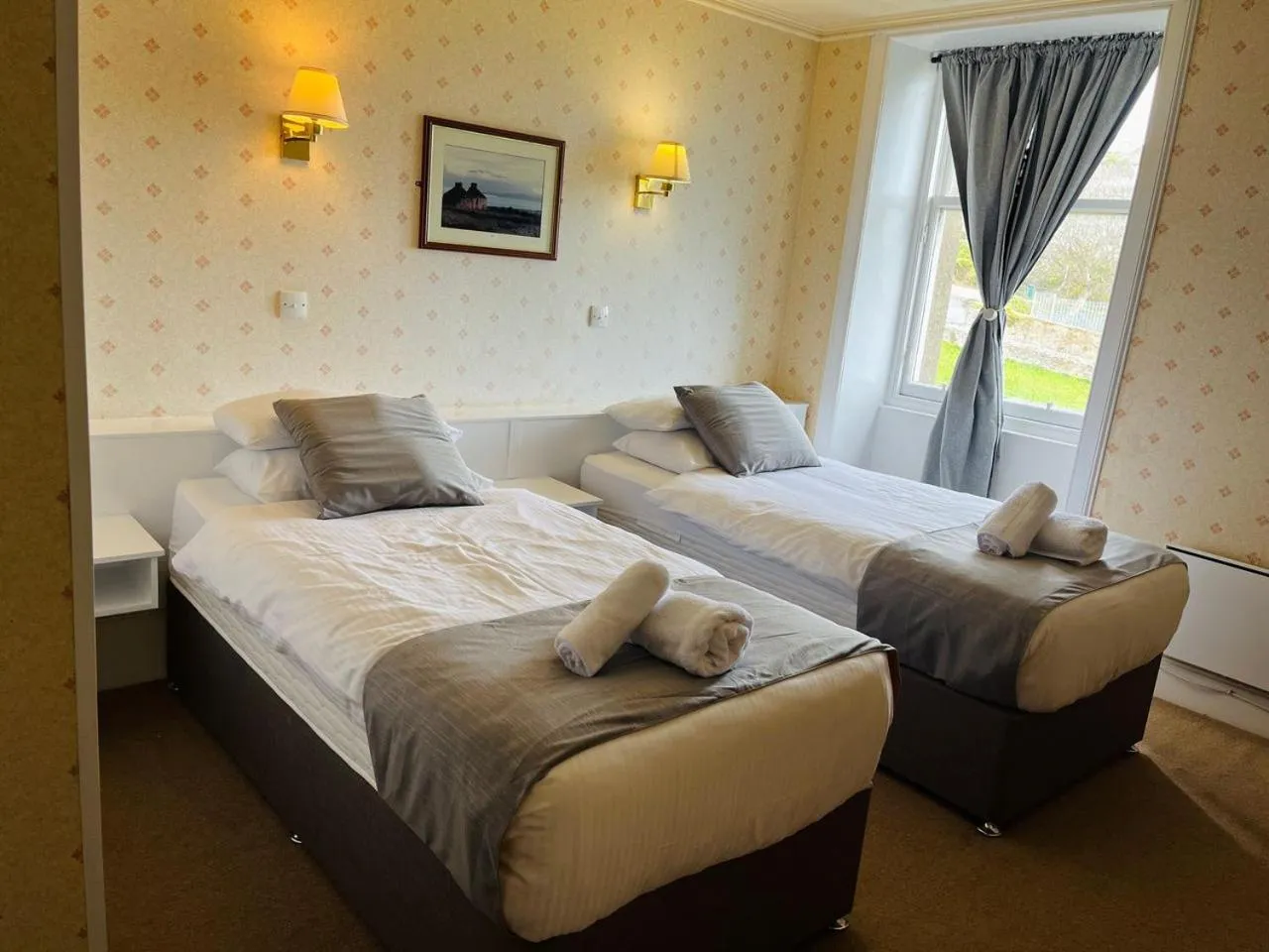 Bed in The Stromness Hotel