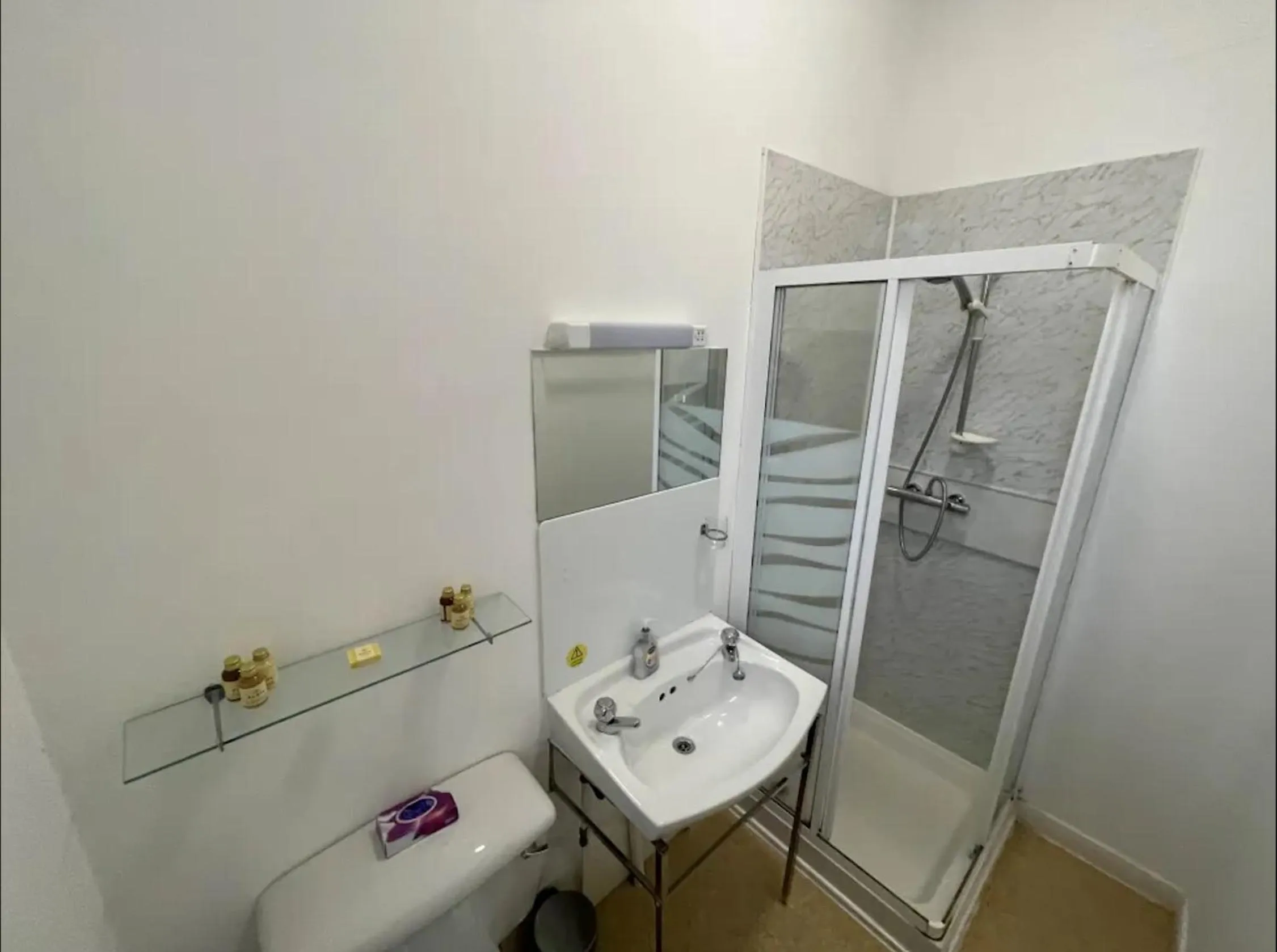 Shower in The Stromness Hotel