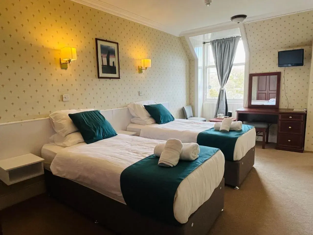 Twin Room with Private Bathroom in The Stromness Hotel Twin Room with Private Bathroom in The Stromness Hotel