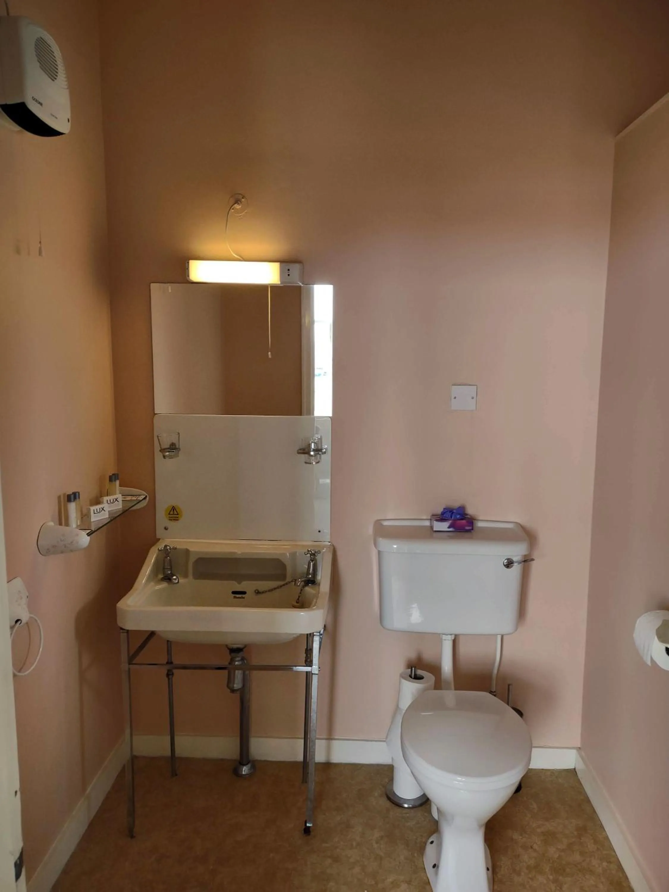 Bathroom in The Stromness Hotel