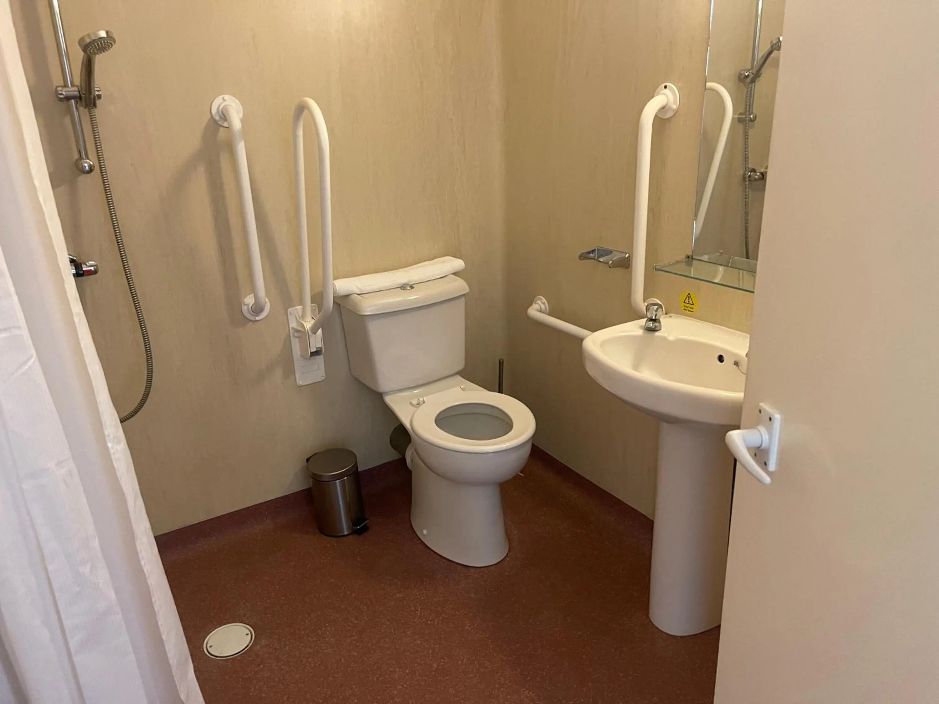 Bathroom in The Stromness Hotel