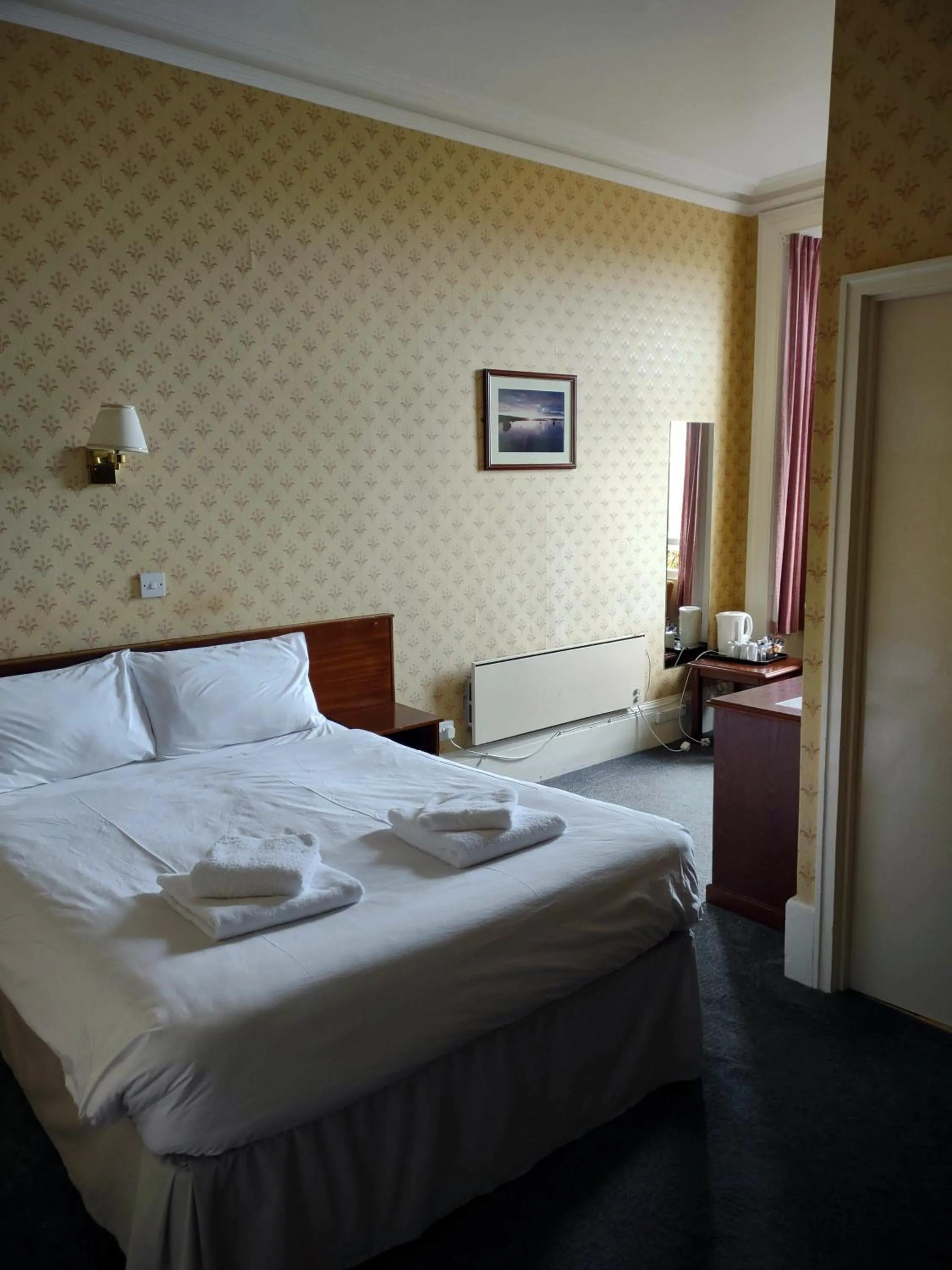 Bed in The Stromness Hotel