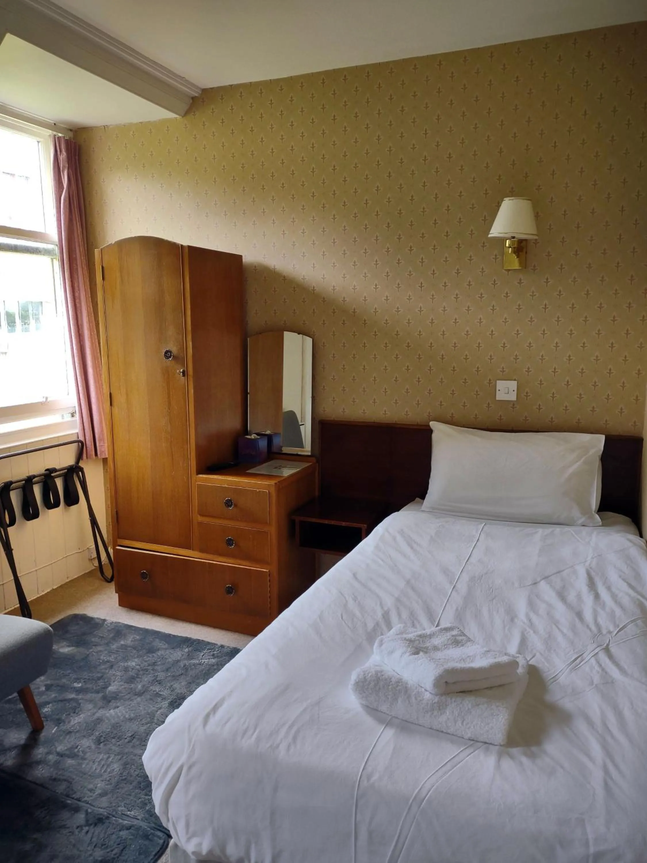 Bed in The Stromness Hotel