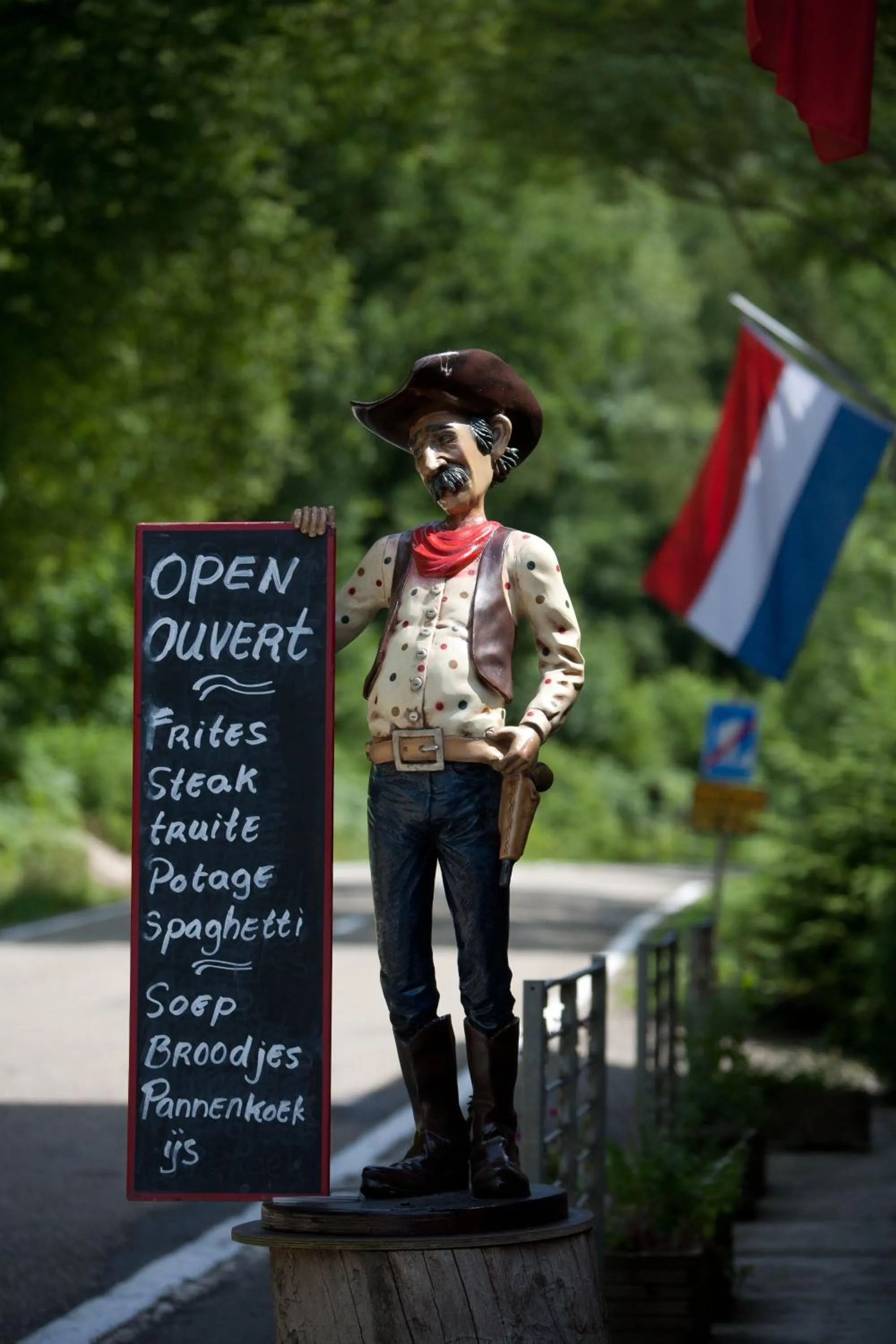 Facade/entrance in B&B-Restaurant Porte de la Lienne