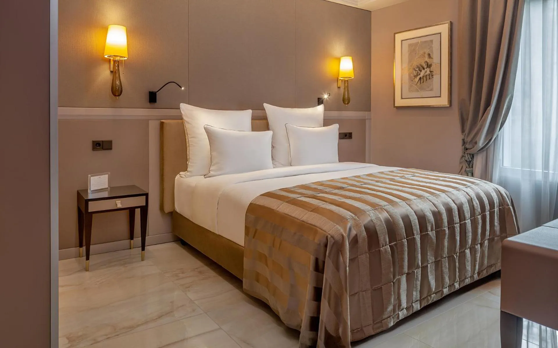 Bed in Alàbriga Hotel GL